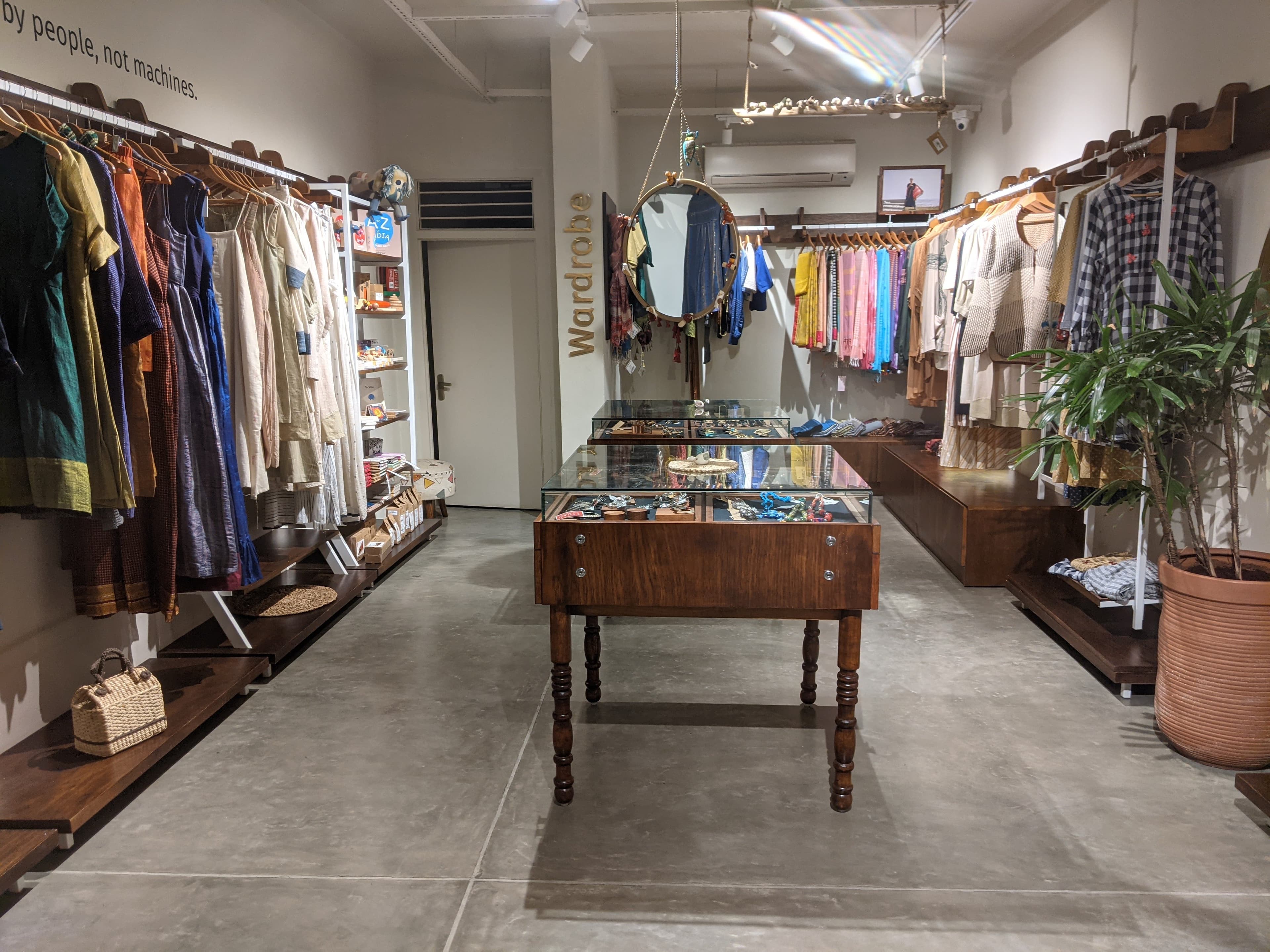 Go Native display 28