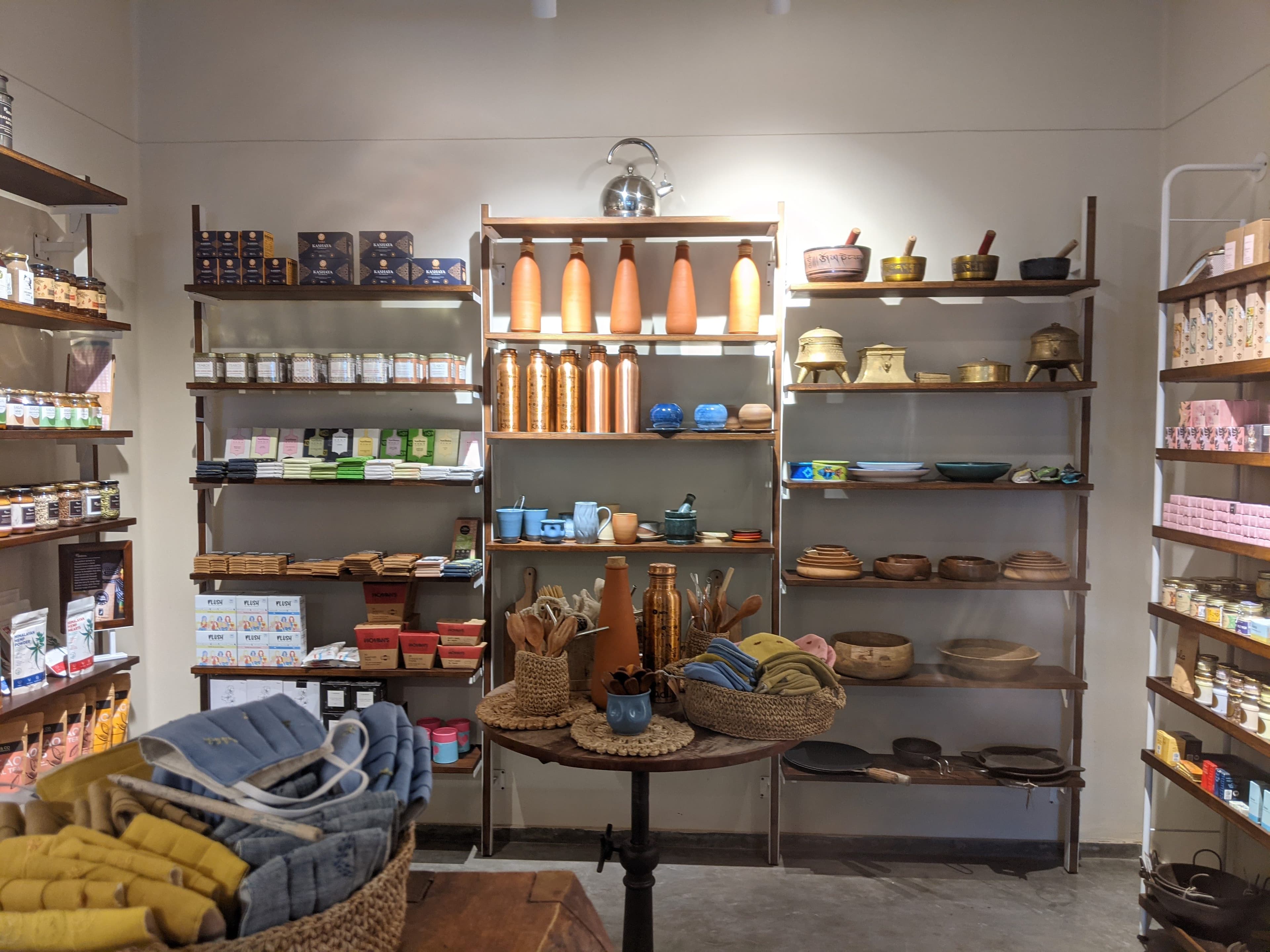 Go Native display 34