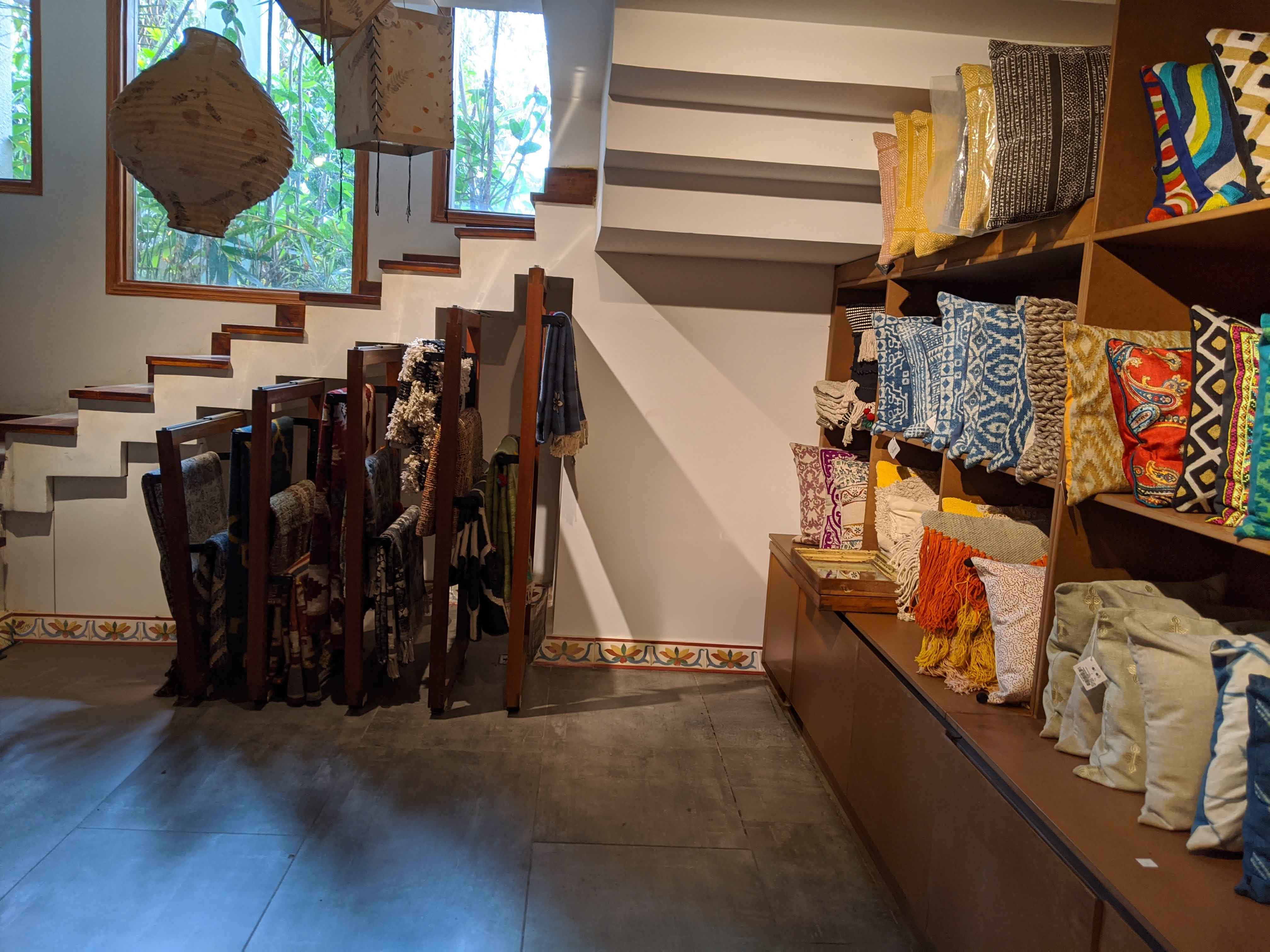 Go Native display 121