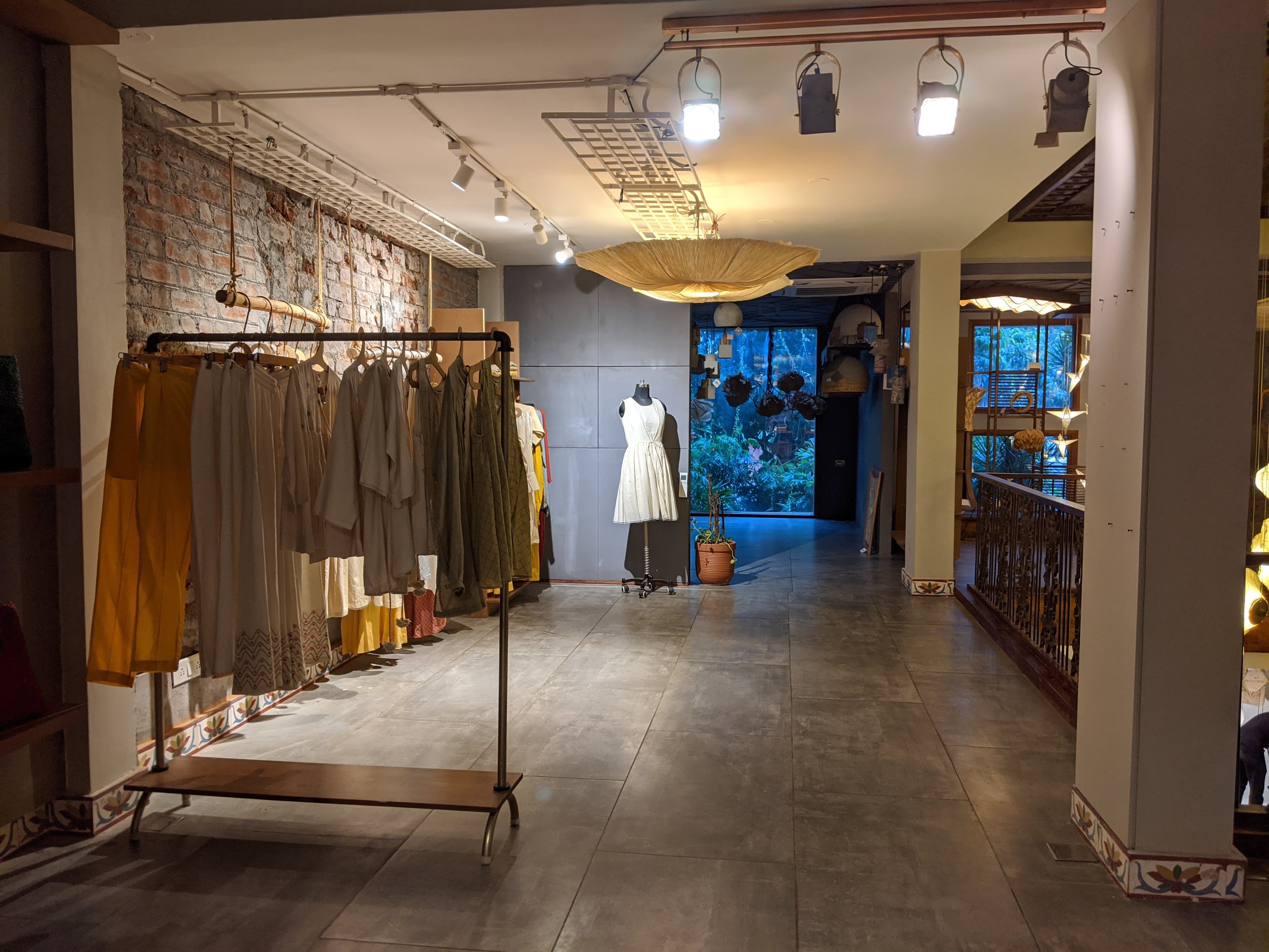 Go Native display 159