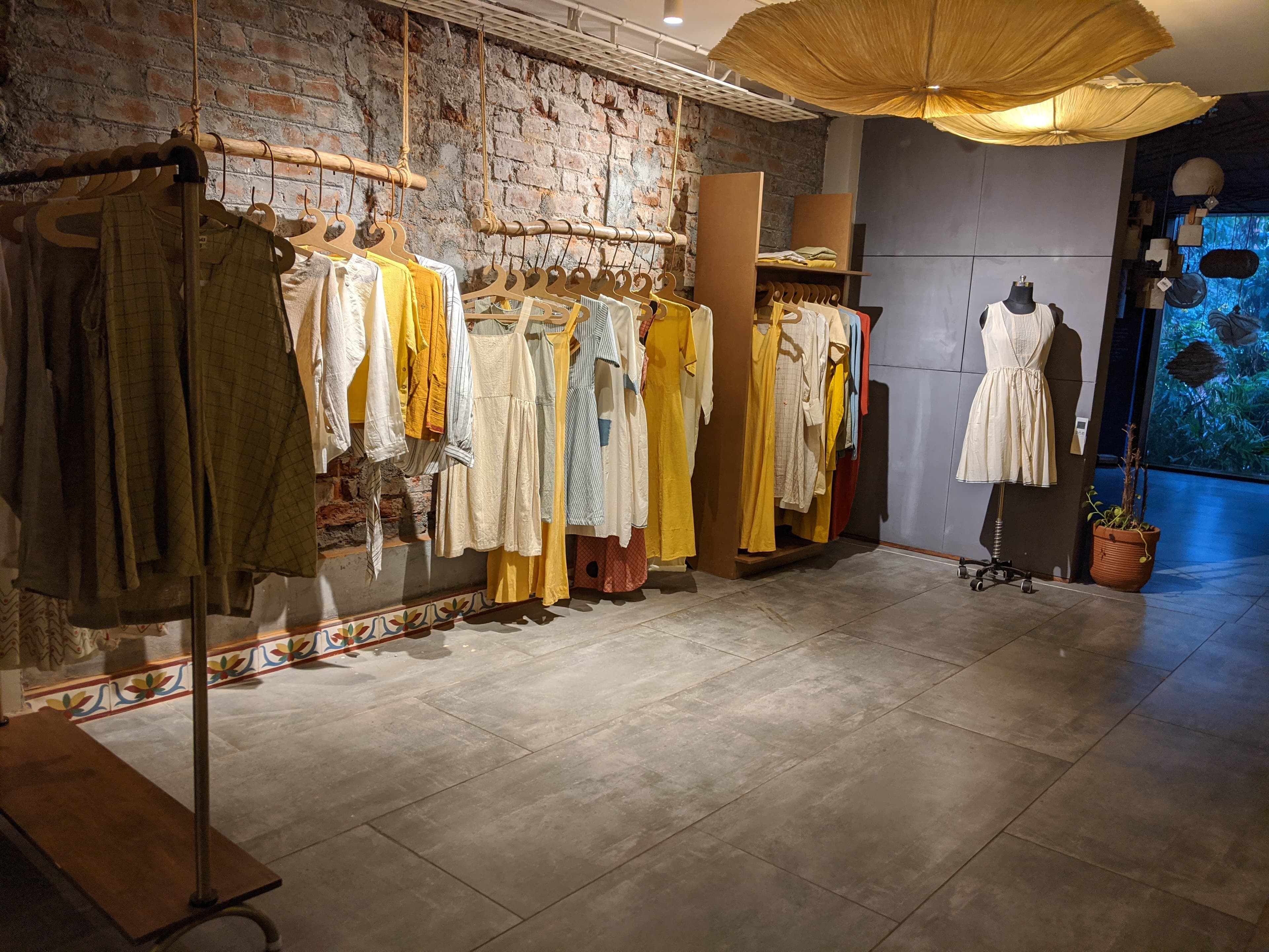 Go Native display 72