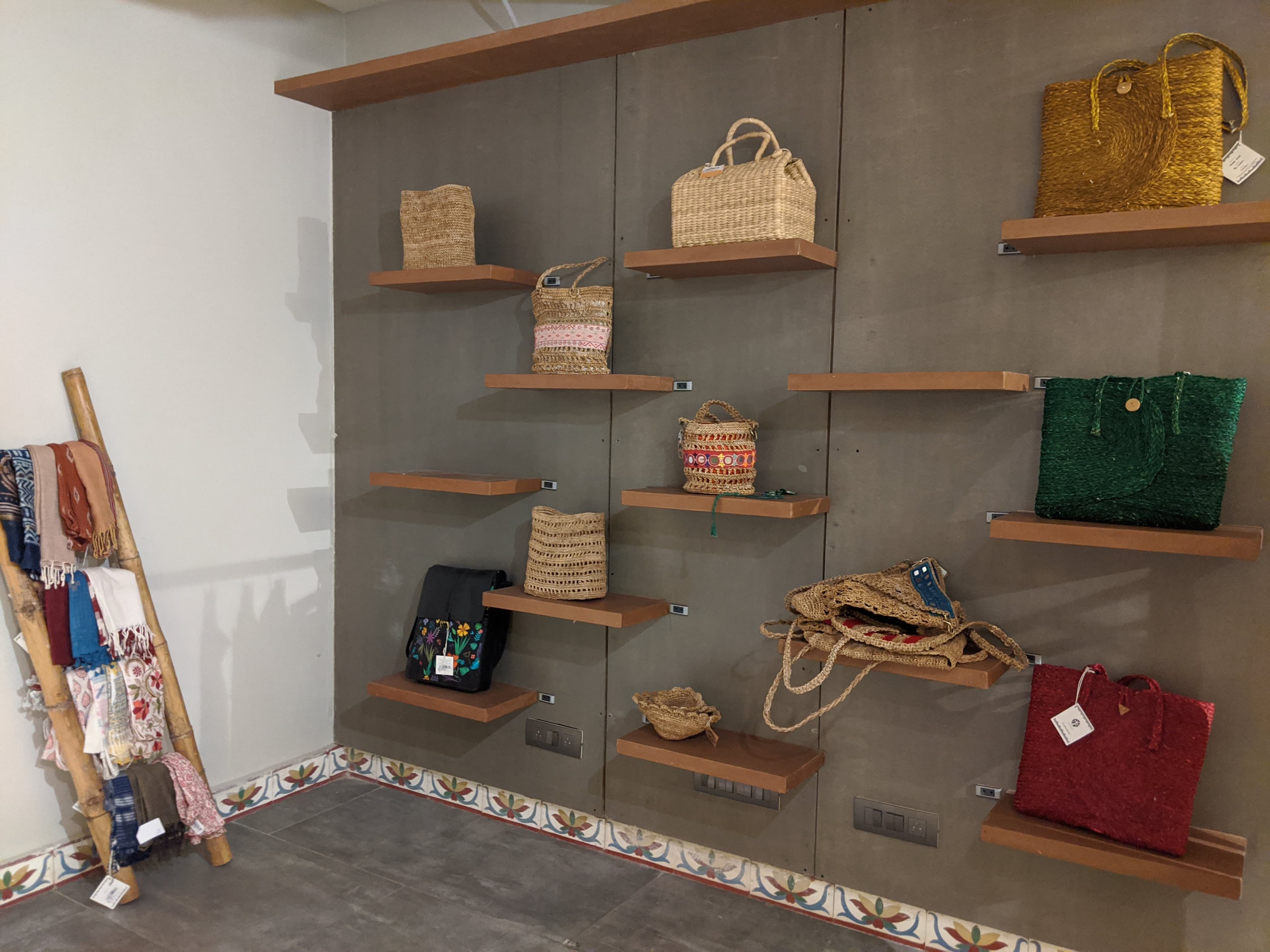 Go Native display 79