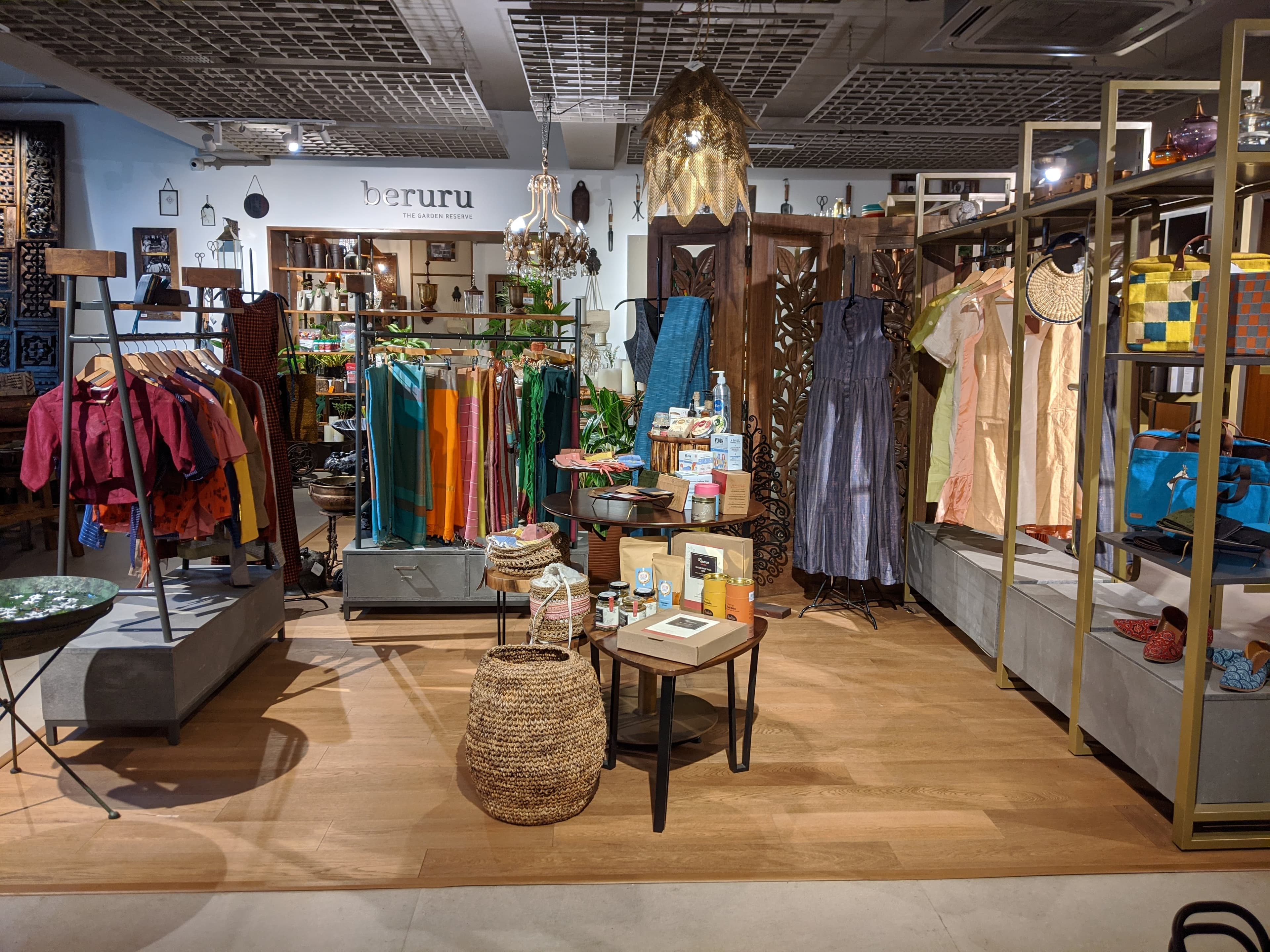 Go Native display 51