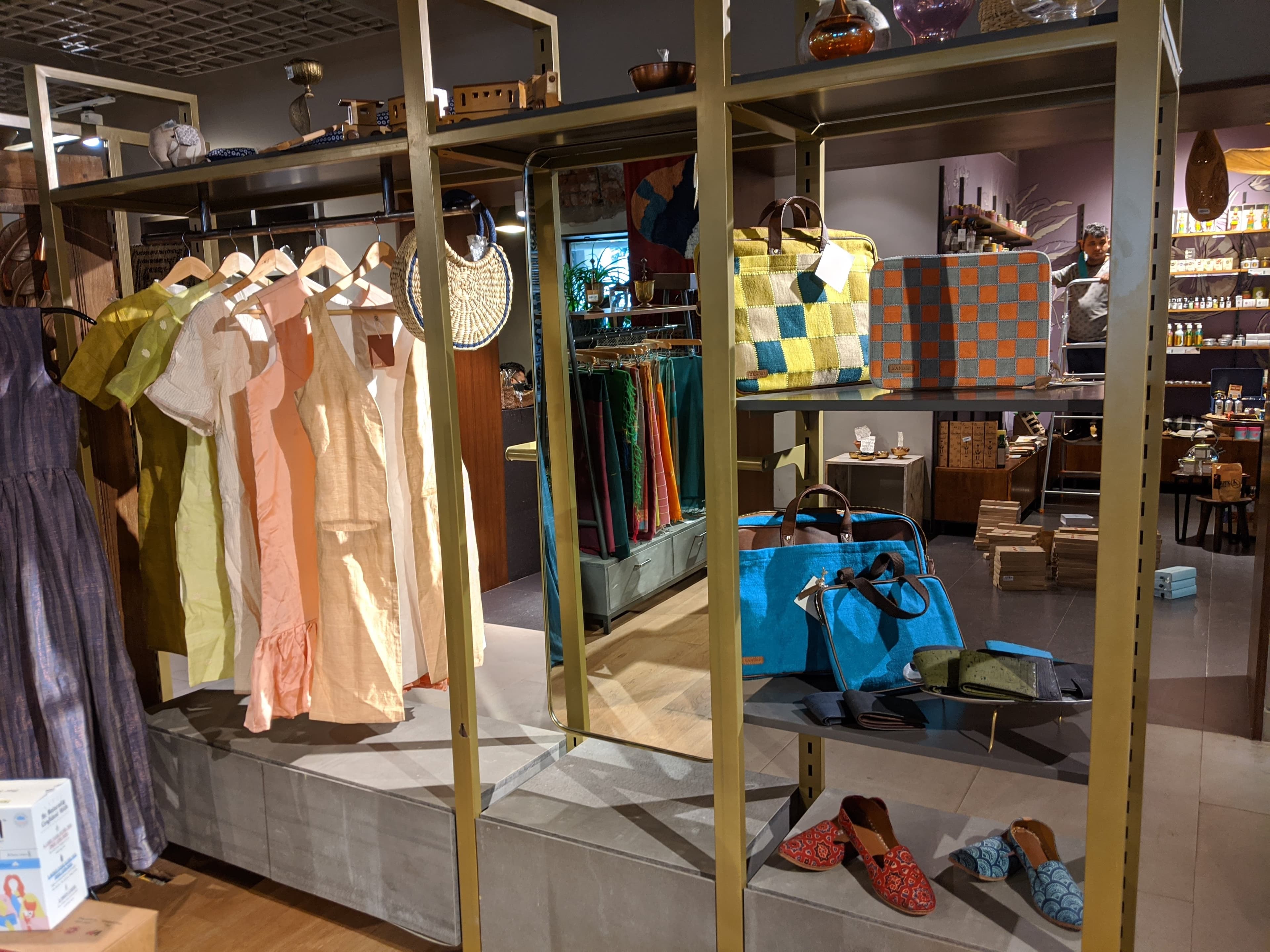 Go Native display 156