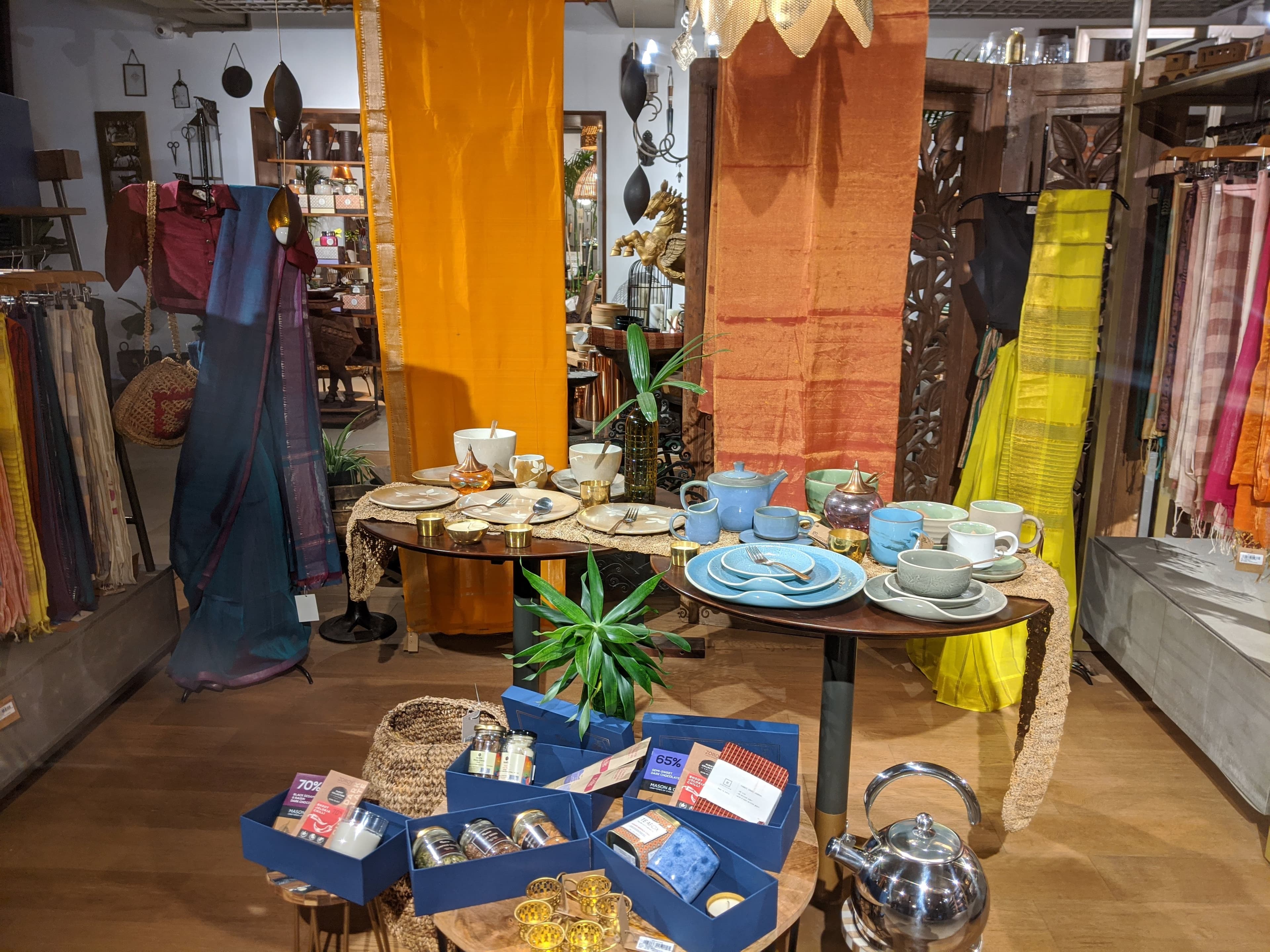 Go Native display 165