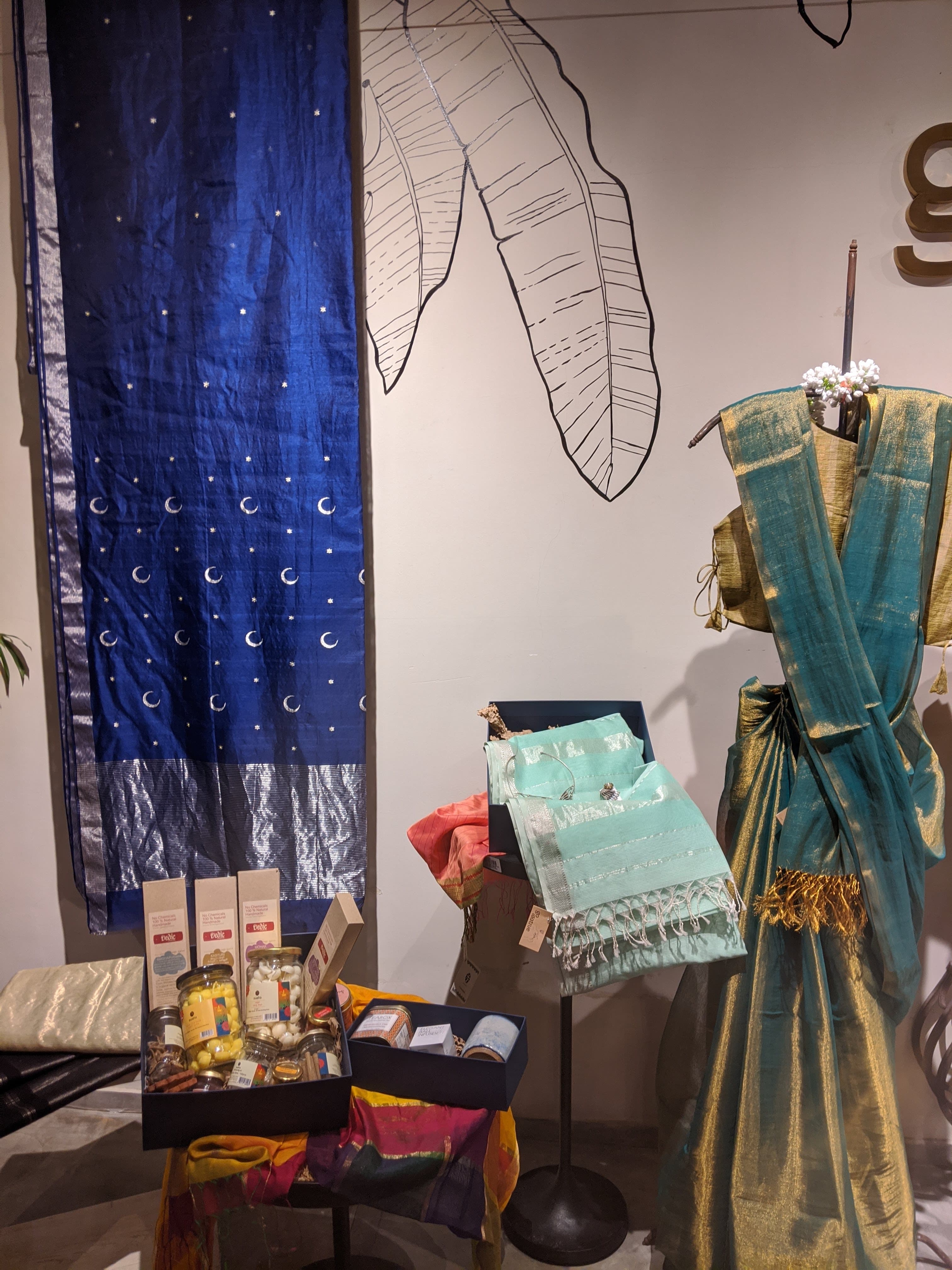 Go Native display 163