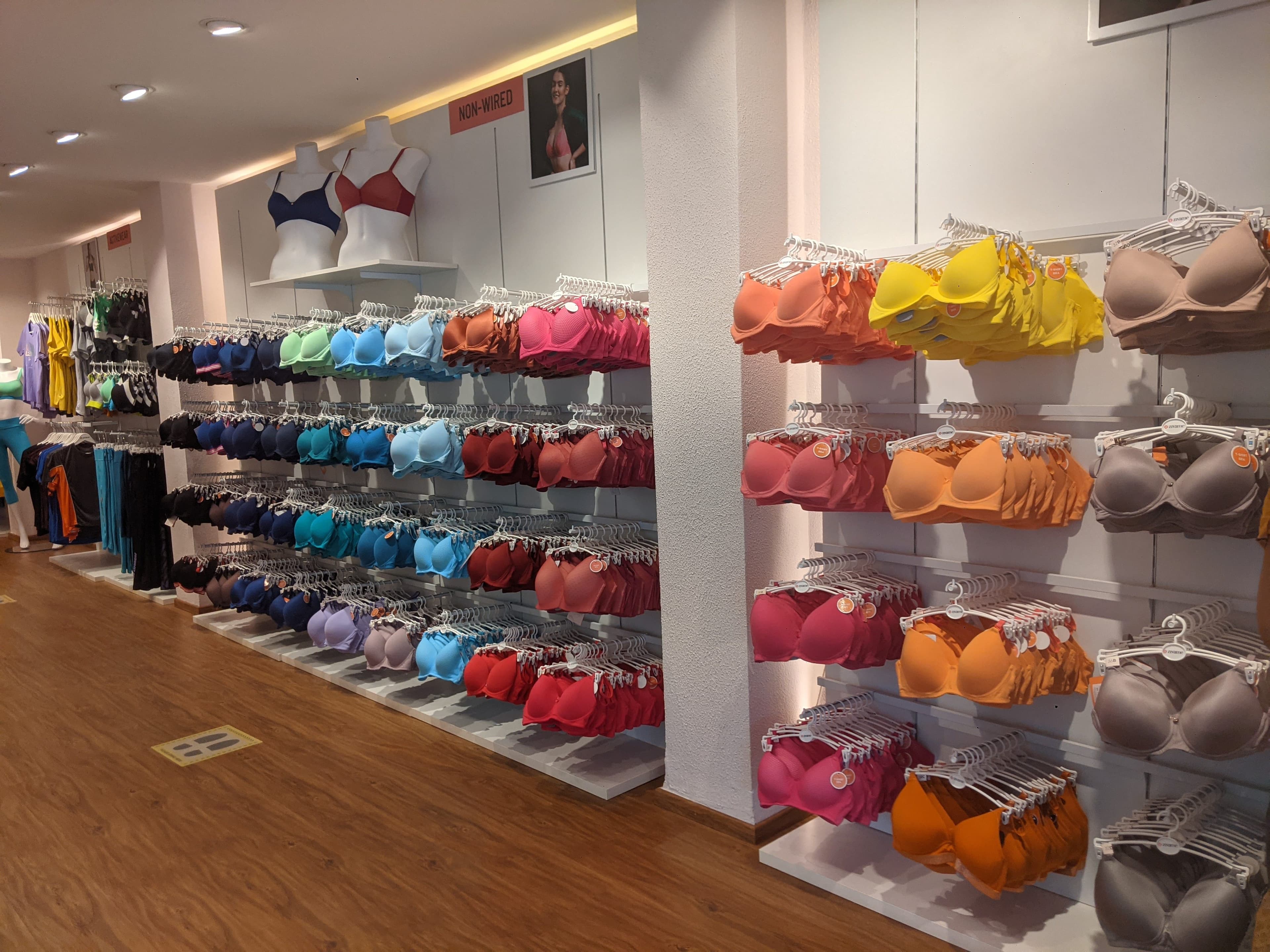 Zivame store display 47