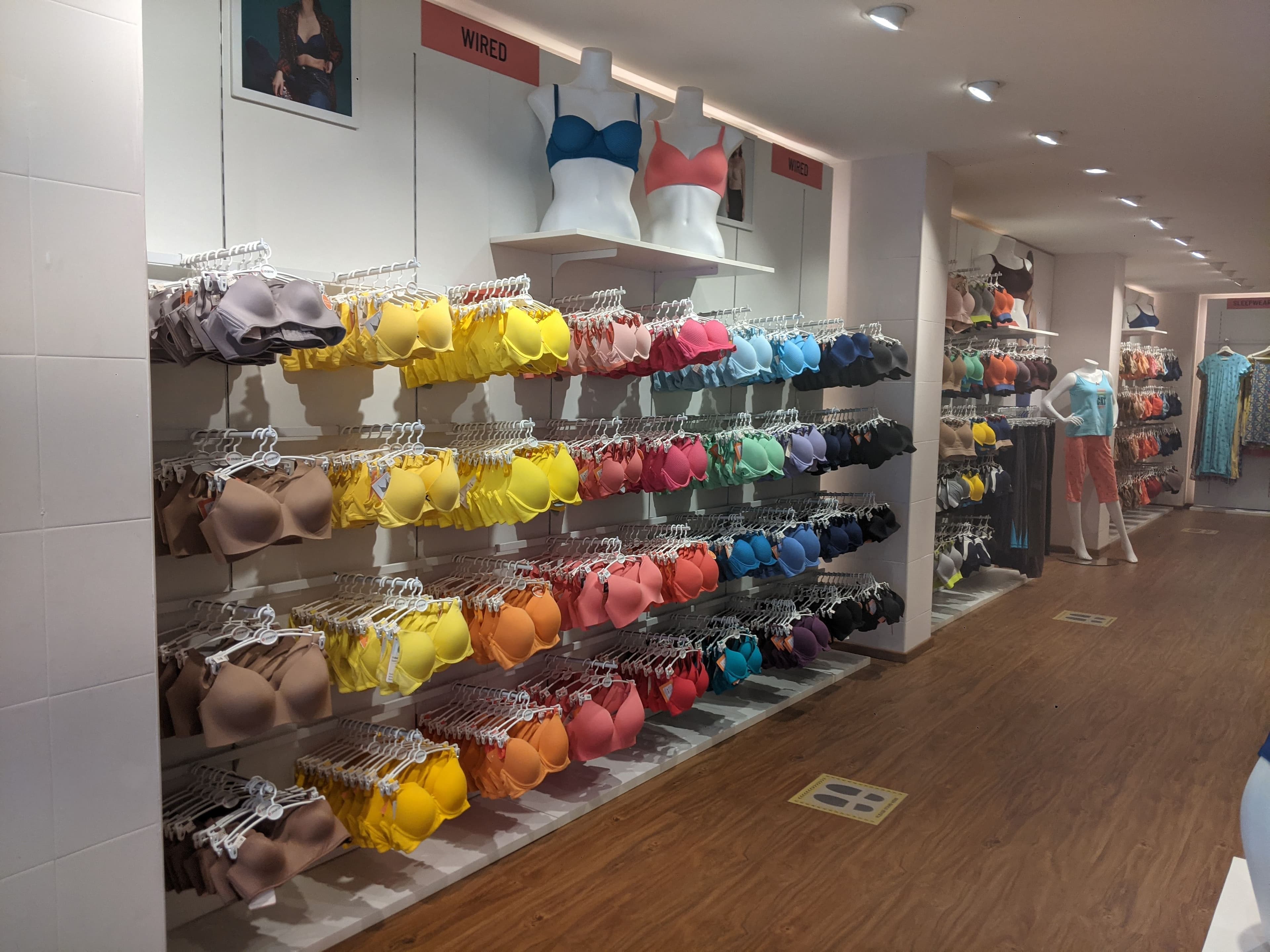 Zivame store display 48