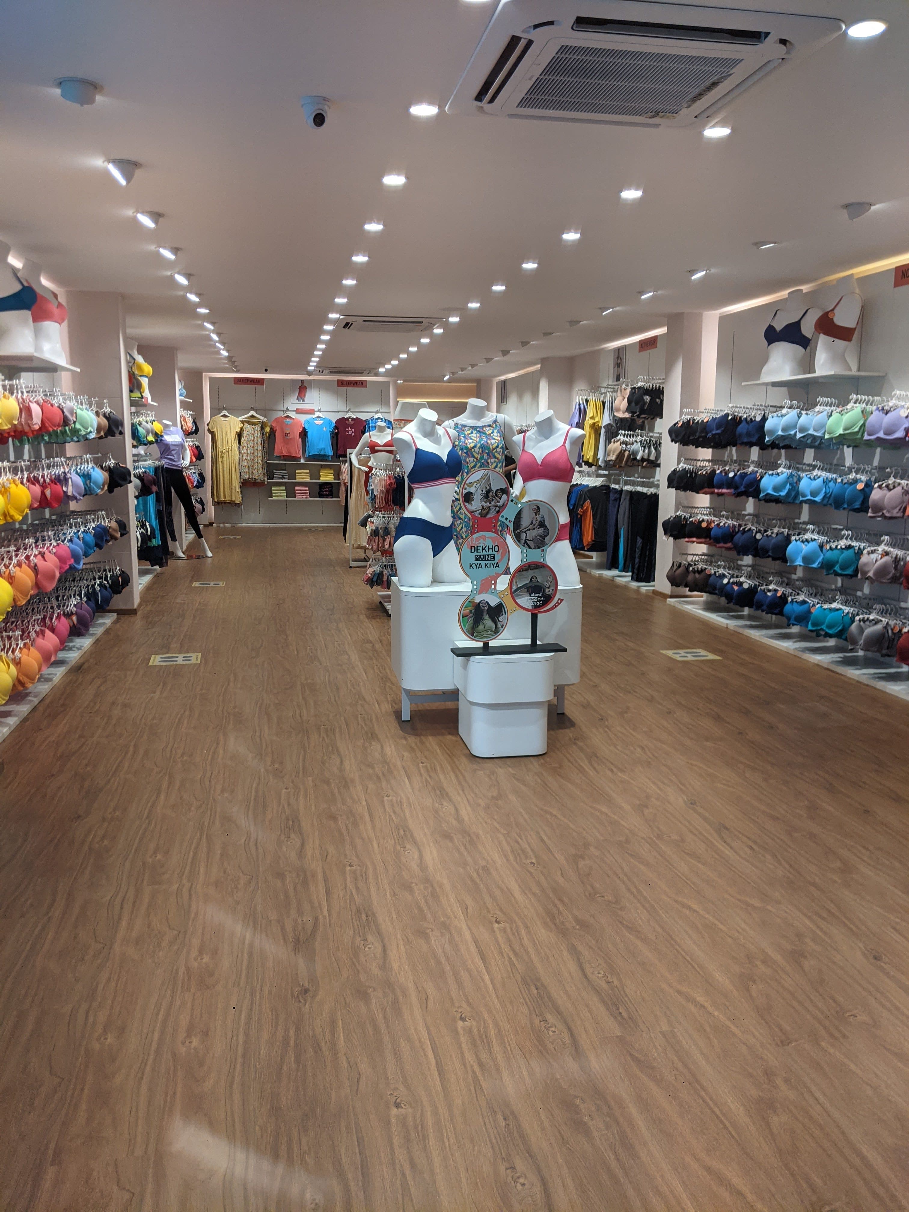 Zivame store display 51