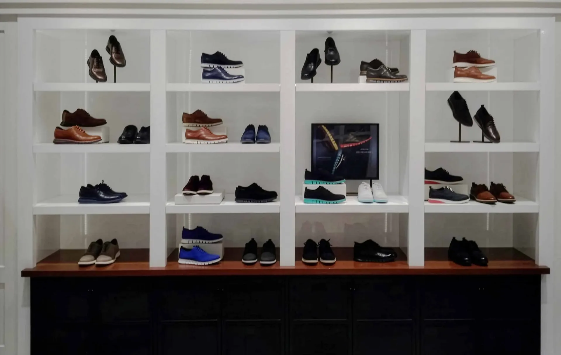 Cole Haan store visual merchandising by Divya Vandal, view 15