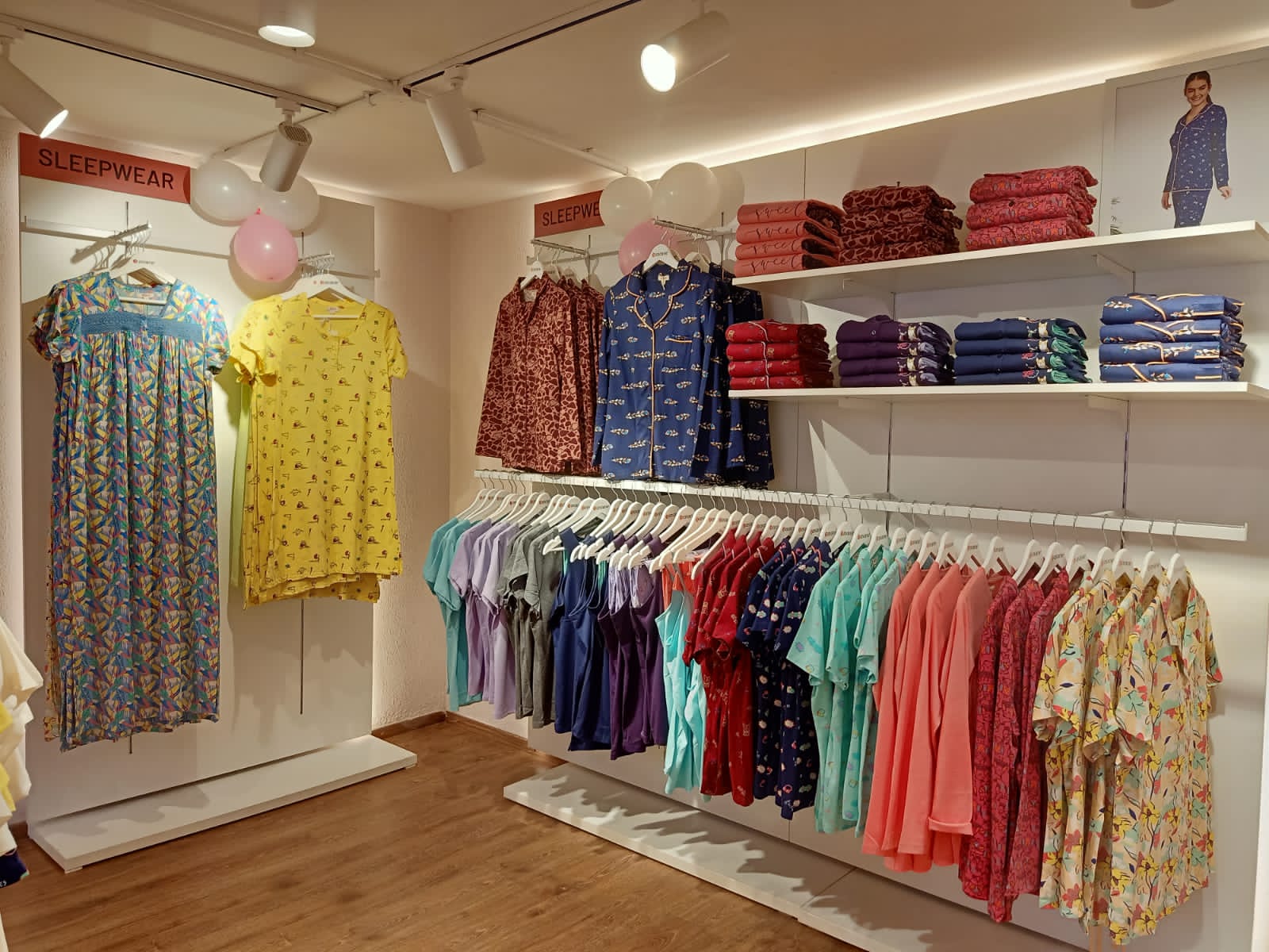 Zivame in-store merchandise display system by Divya Vandal, view 9