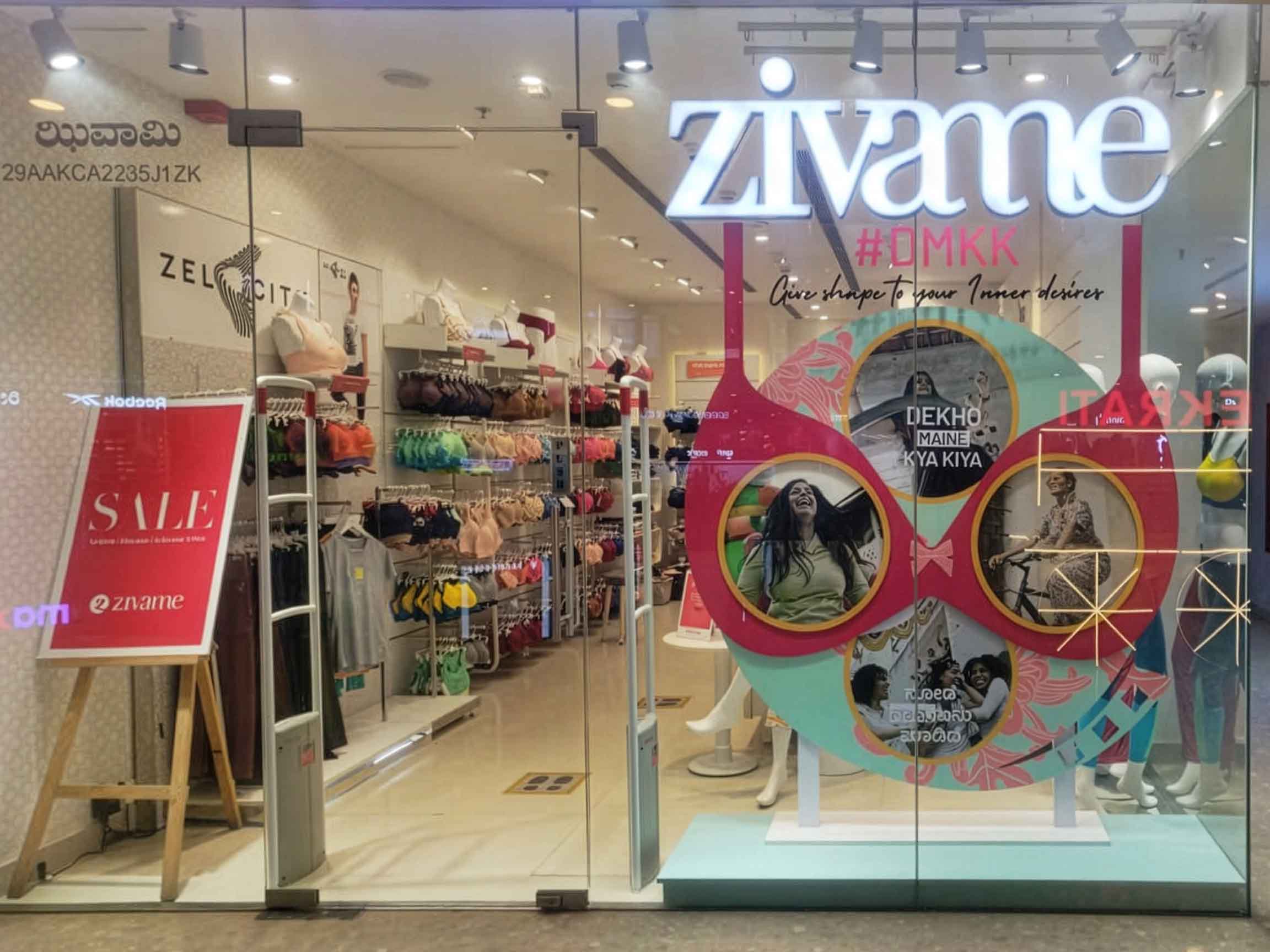 Dekho Maine Kya Kiya campaign window display for Zivame, view 7