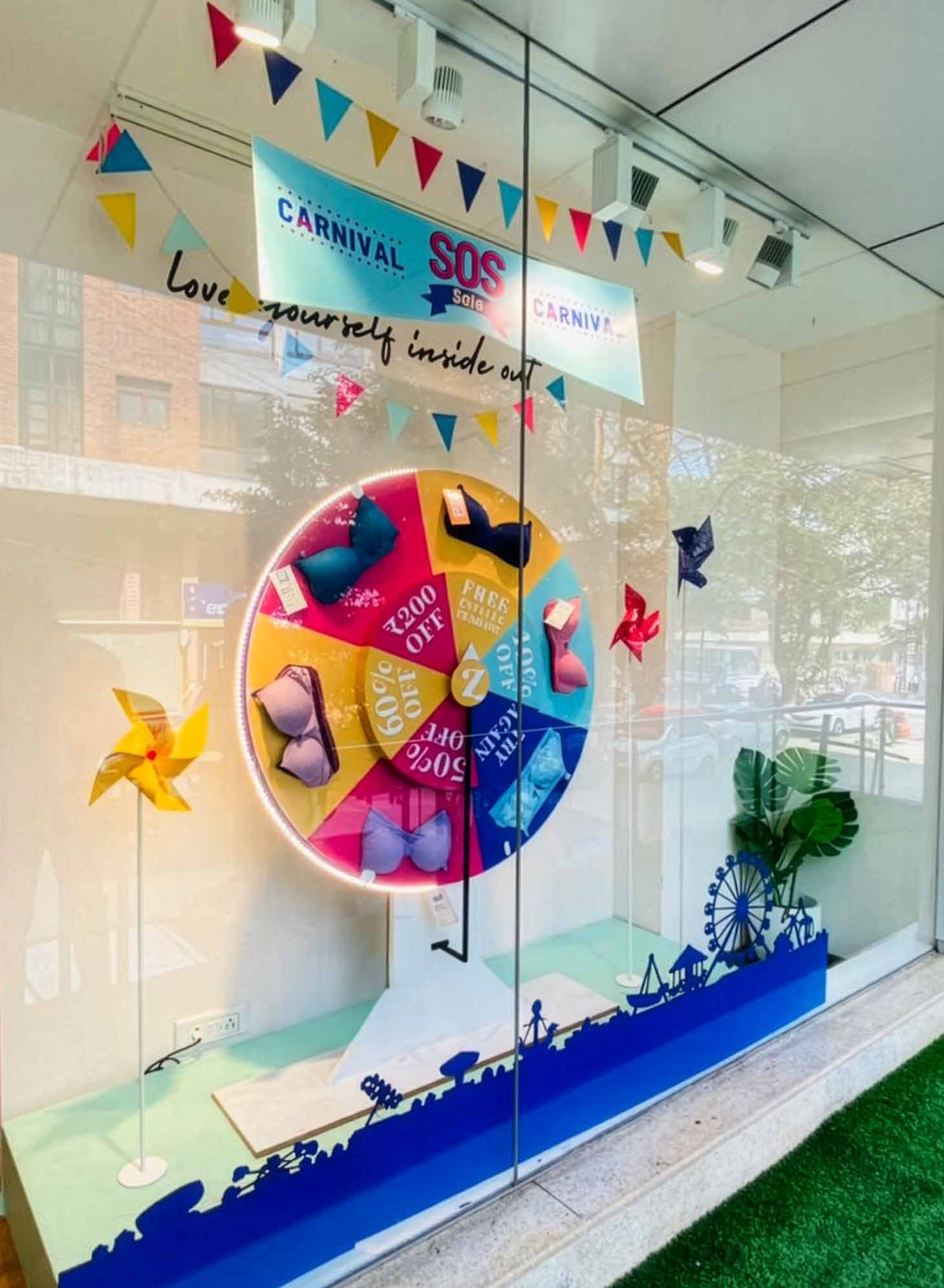Sale of Fortune carnival sale window display for Zivame, view 1