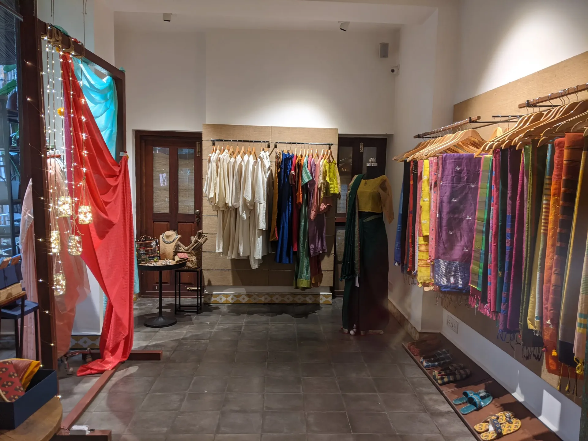 Go Native display 22