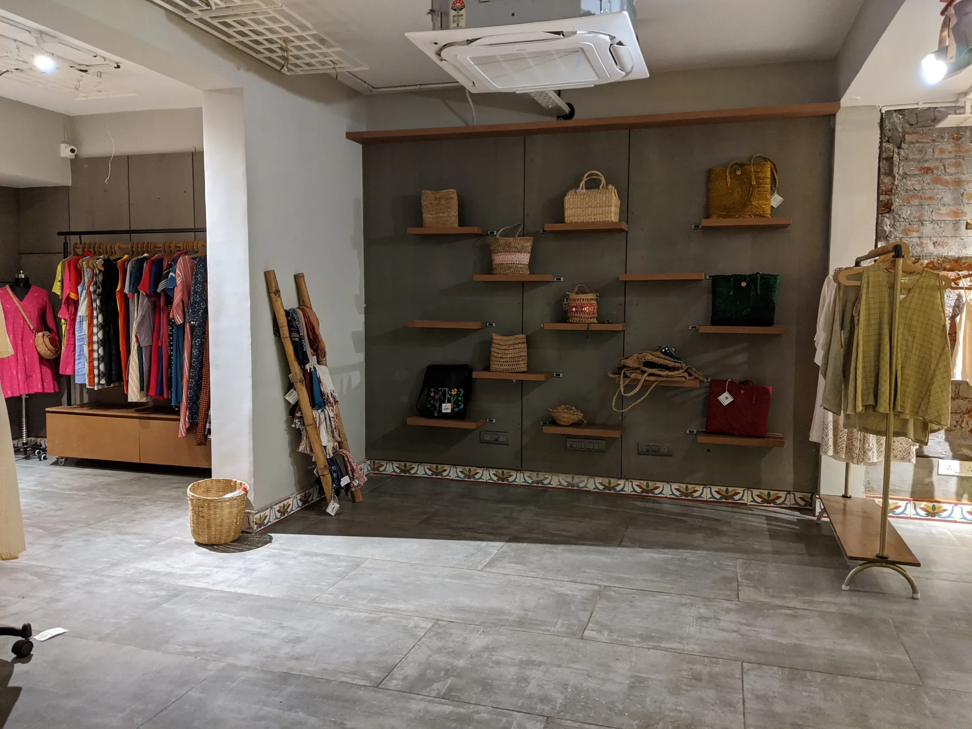 Go Native display 143