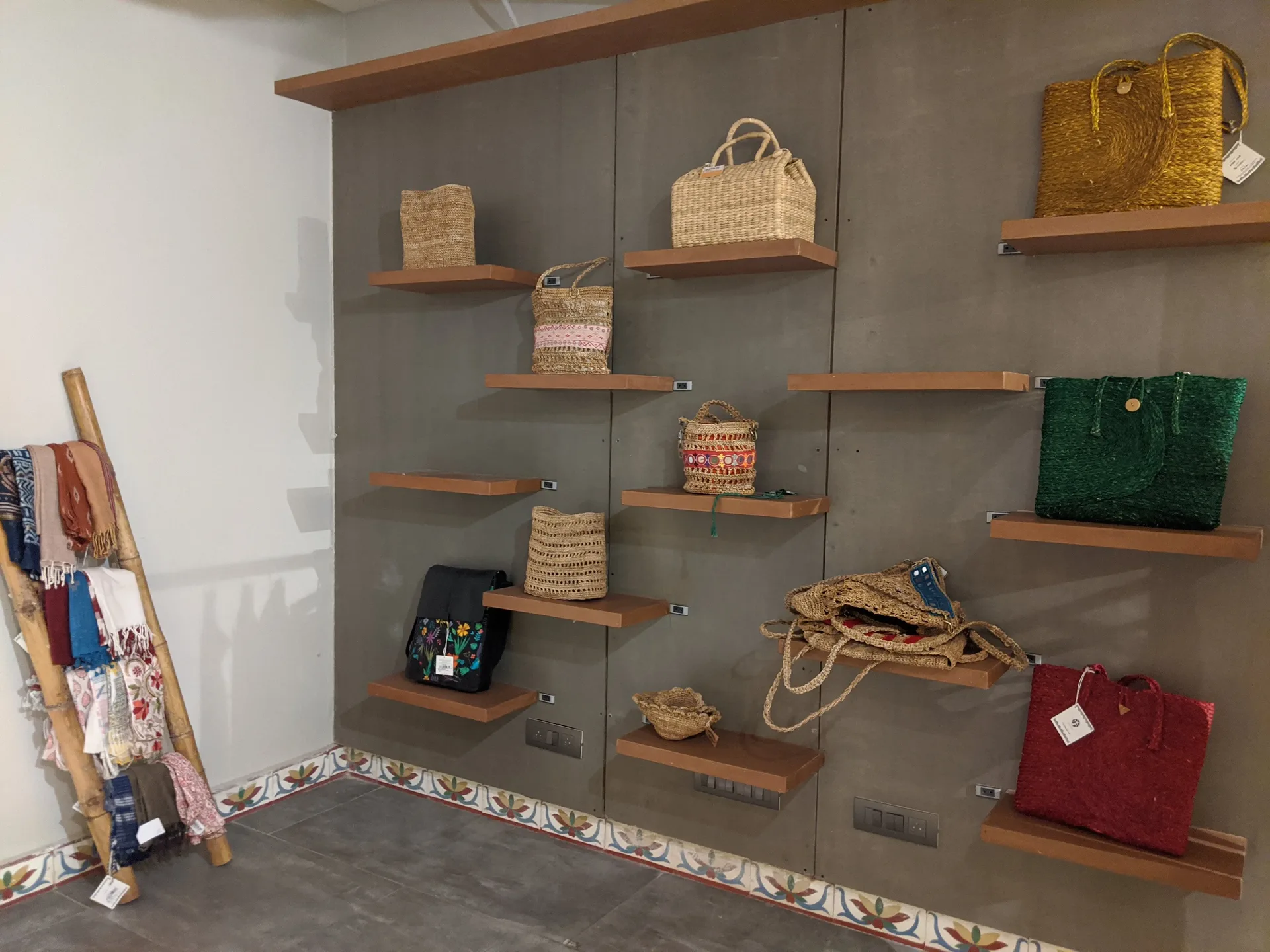 Go Native display 79