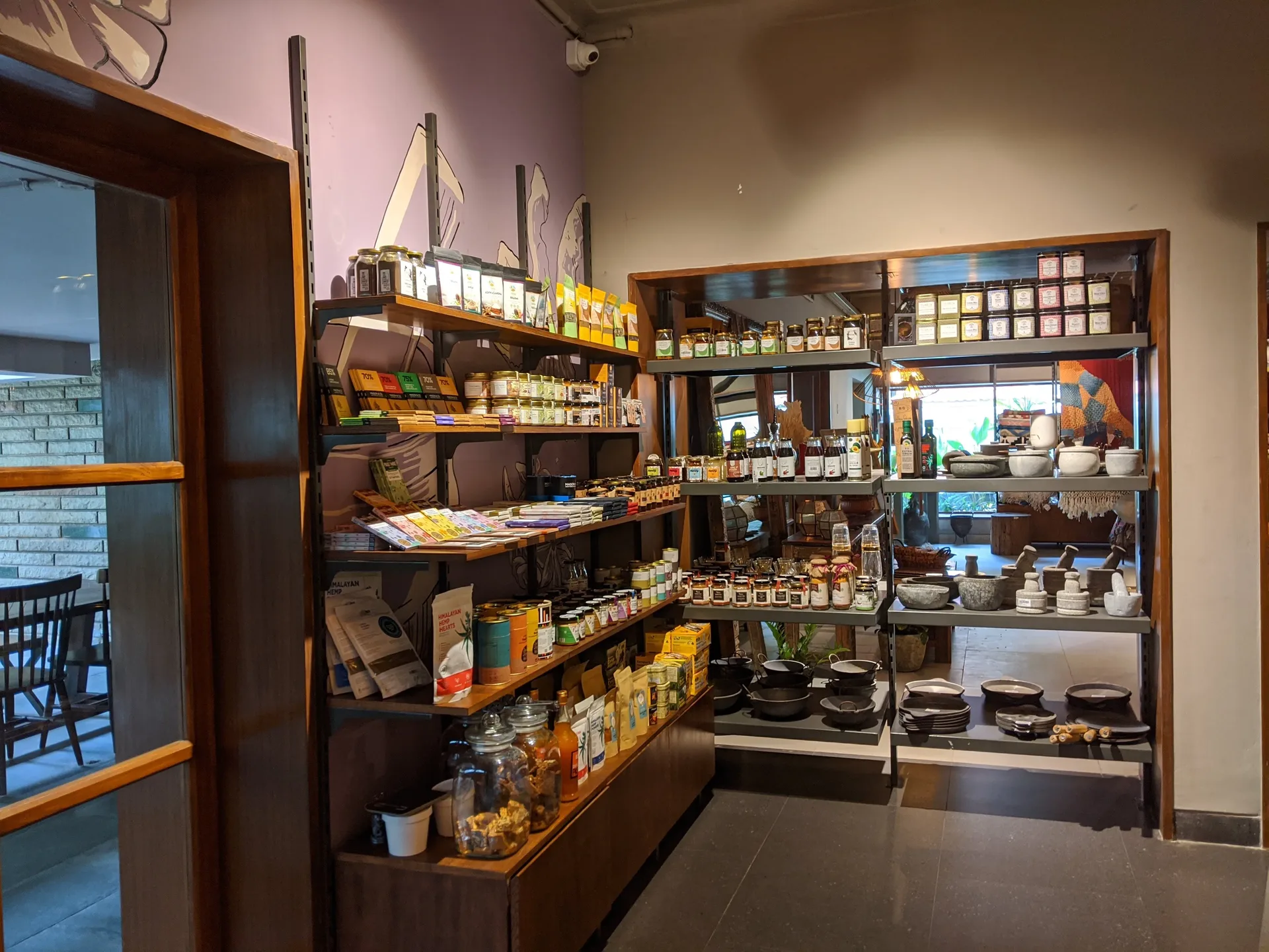 Go Native display 206