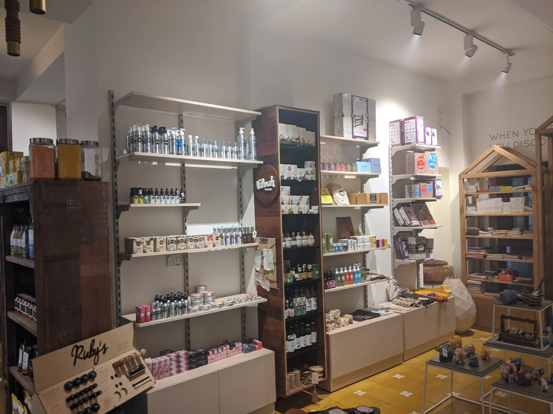 Go Native display 209