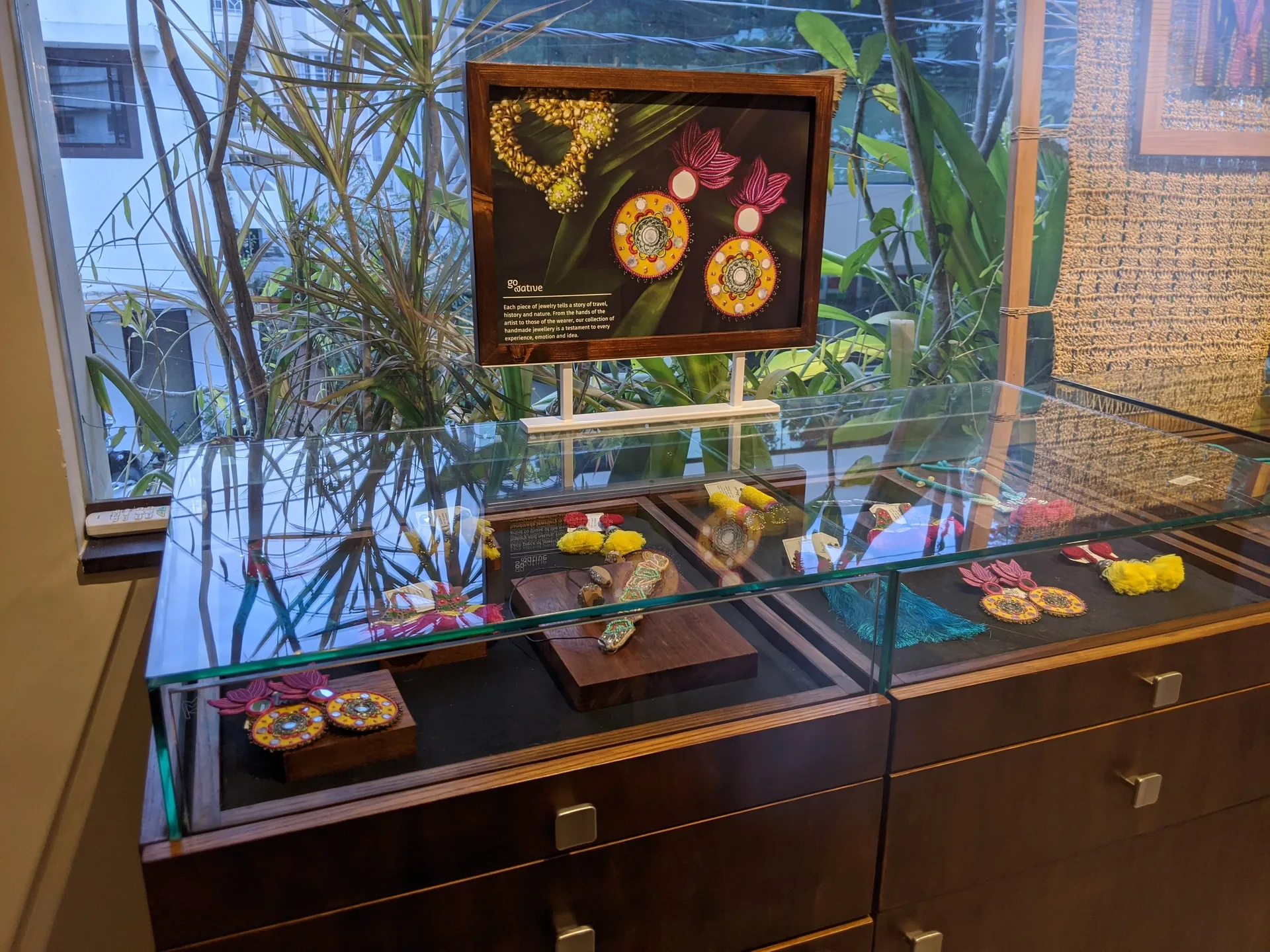Go Native display 76