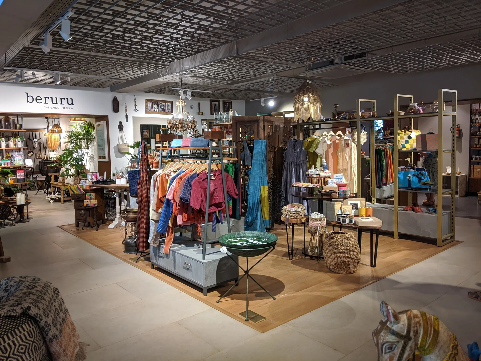 Go Native display 186