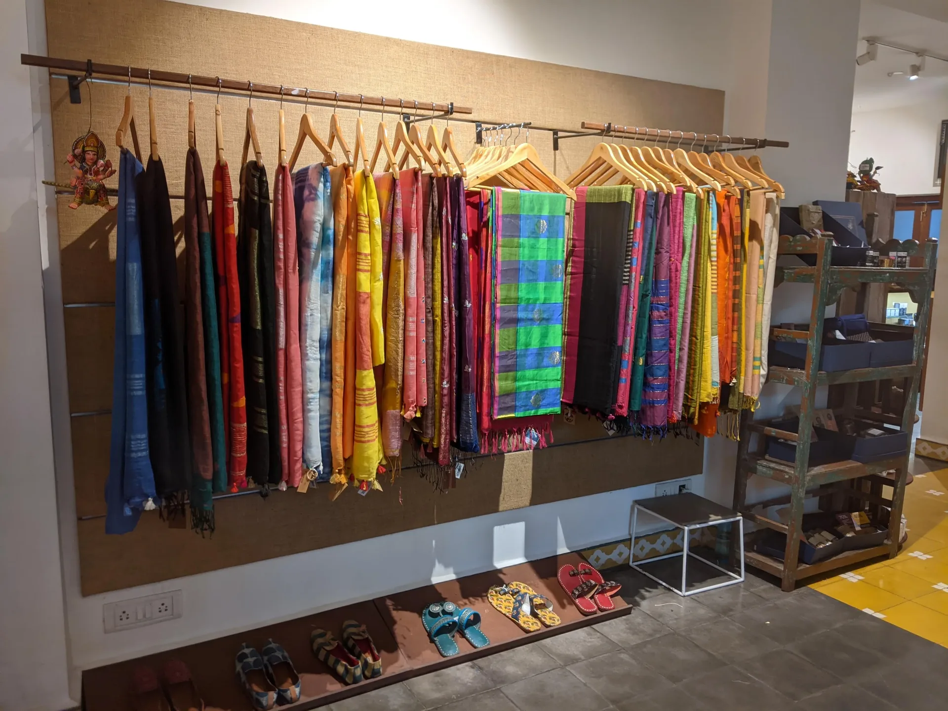 Go Native display 115