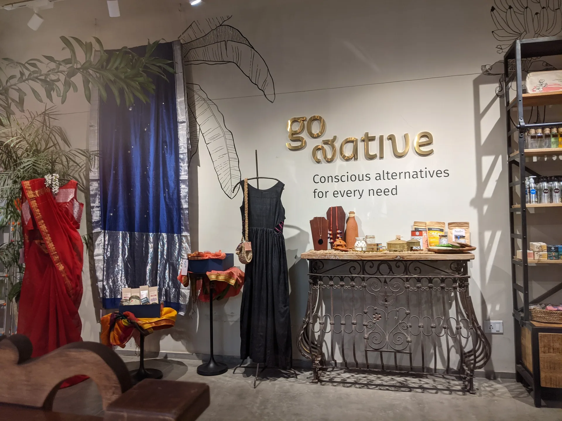 Go Native display 215