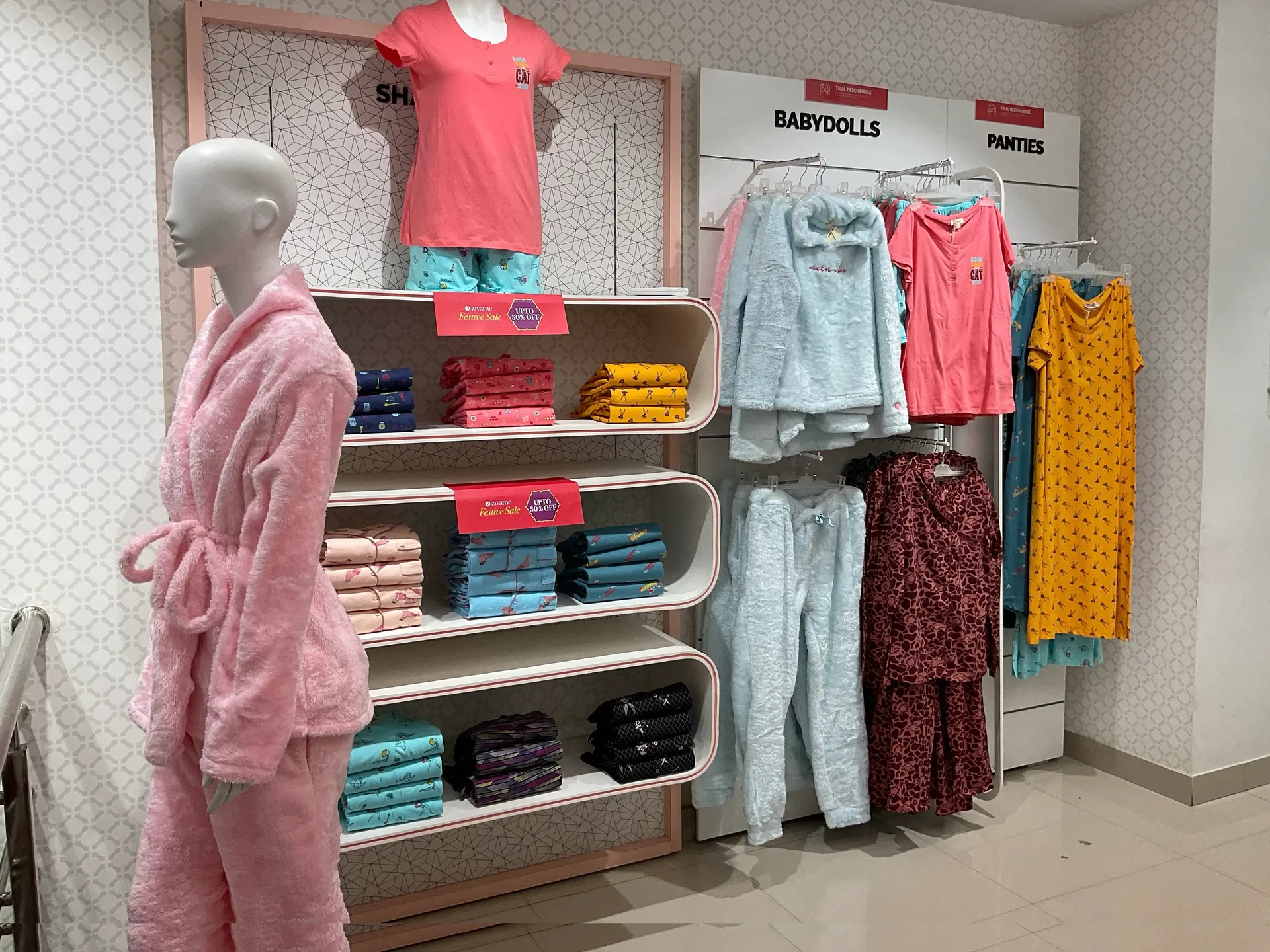 Zivame in-store merchandise display system by Divya Vandal, view 4