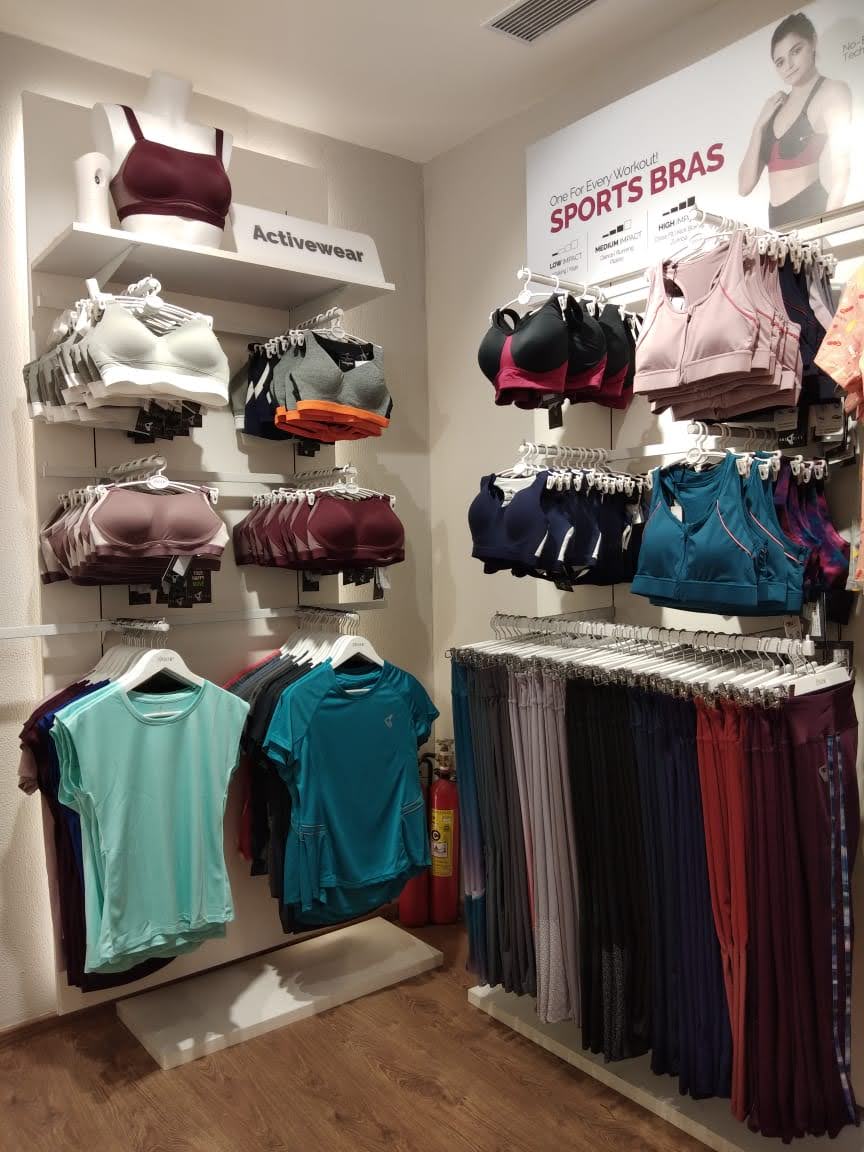 Zivame in-store merchandise display system by Divya Vandal, view 27