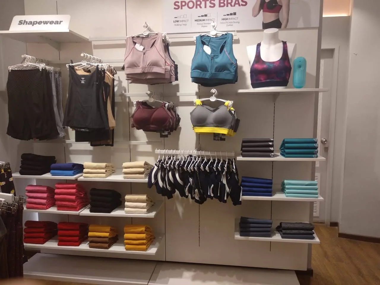 Zivame in-store merchandise display system by Divya Vandal, view 30