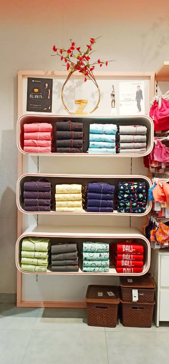 Zivame in-store merchandise display system by Divya Vandal, view 32