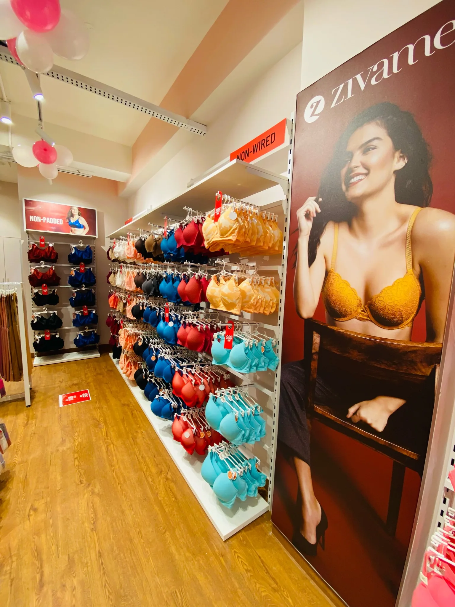 Zivame in-store merchandise display system by Divya Vandal, view 17