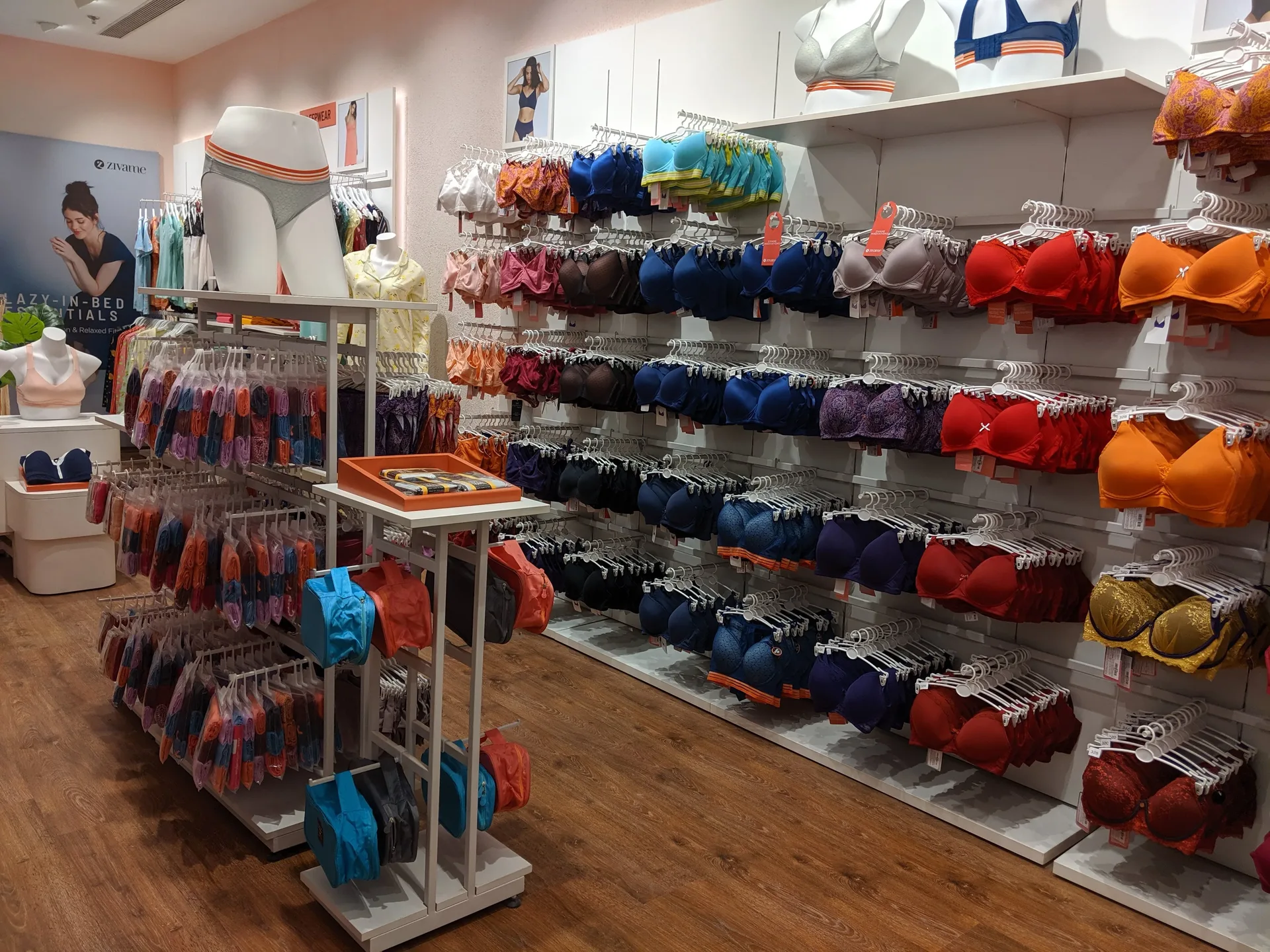 Zivame in-store merchandise display system by Divya Vandal, view 24