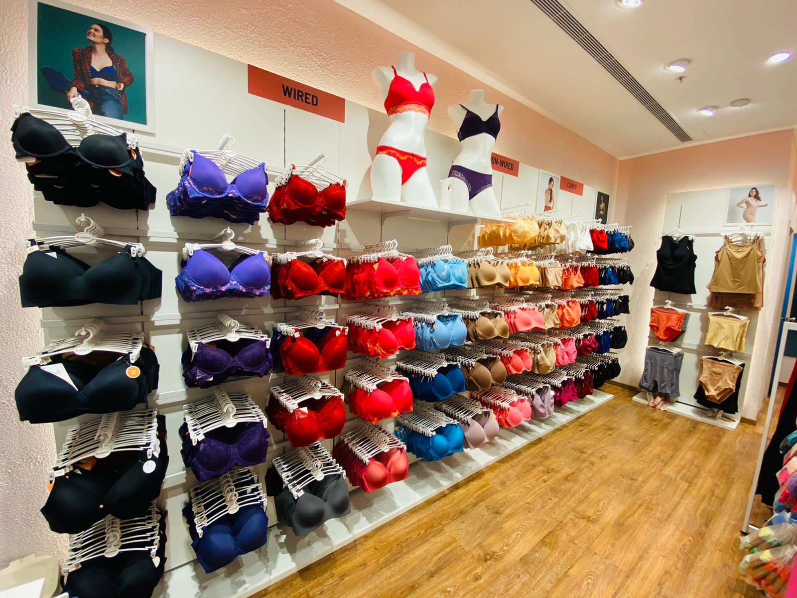 Zivame in-store merchandise display system by Divya Vandal, view 44