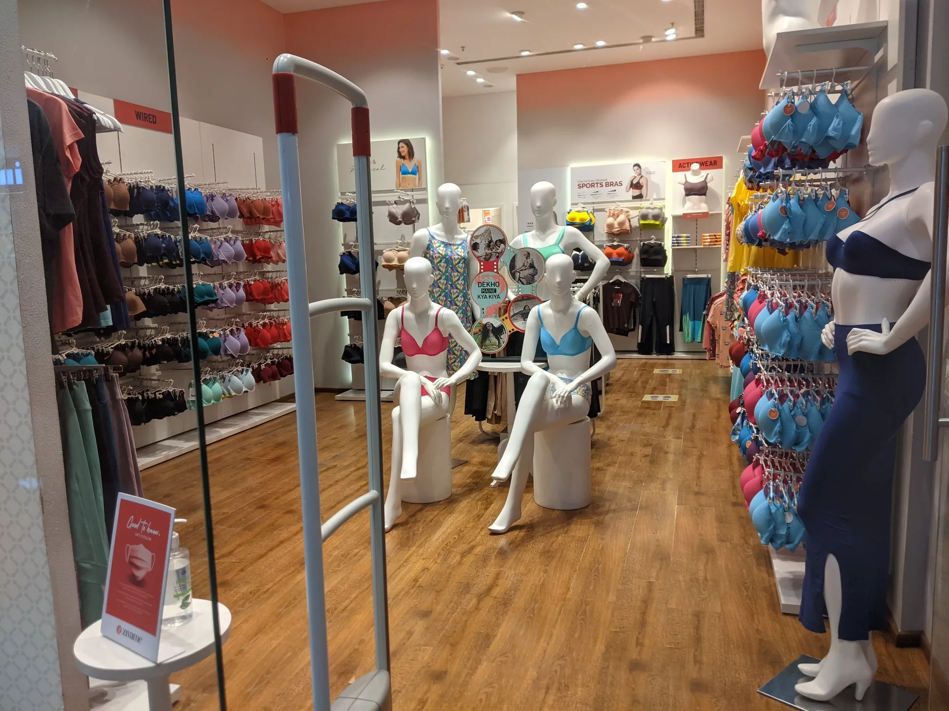 Zivame in-store merchandise display system by Divya Vandal, view 45