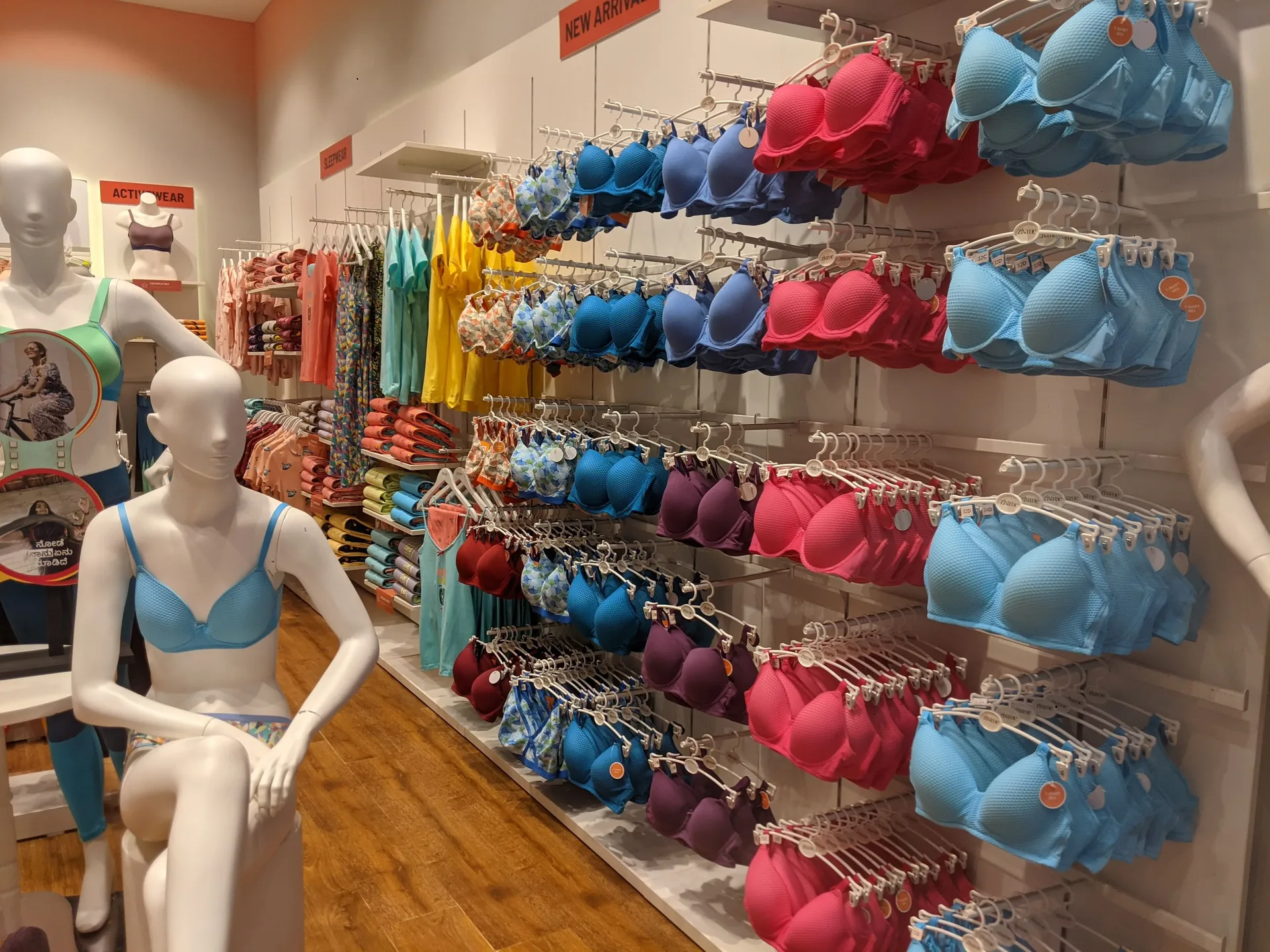 Zivame in-store merchandise display system by Divya Vandal, view 46