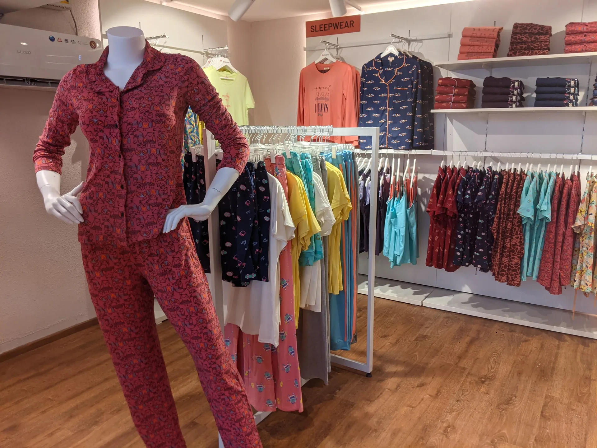 Zivame in-store merchandise display system by Divya Vandal, view 60