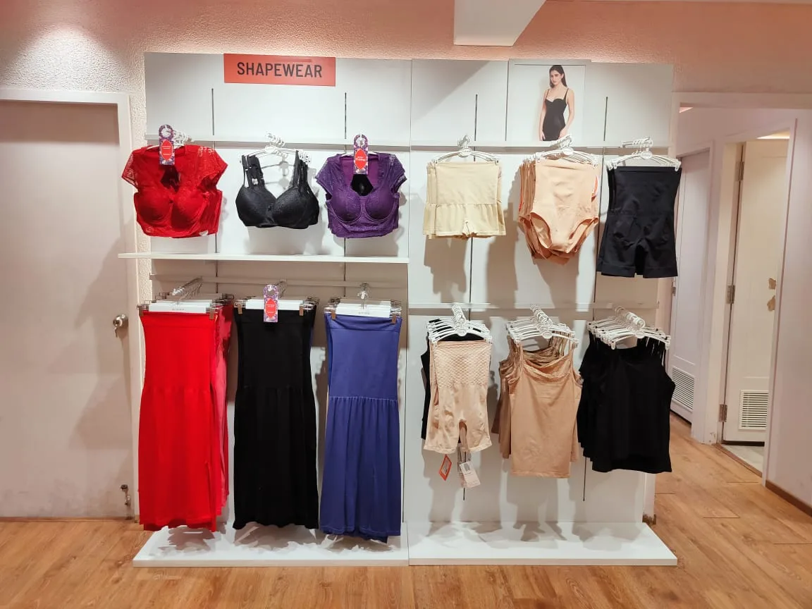 Zivame in-store merchandise display system by Divya Vandal, view 70