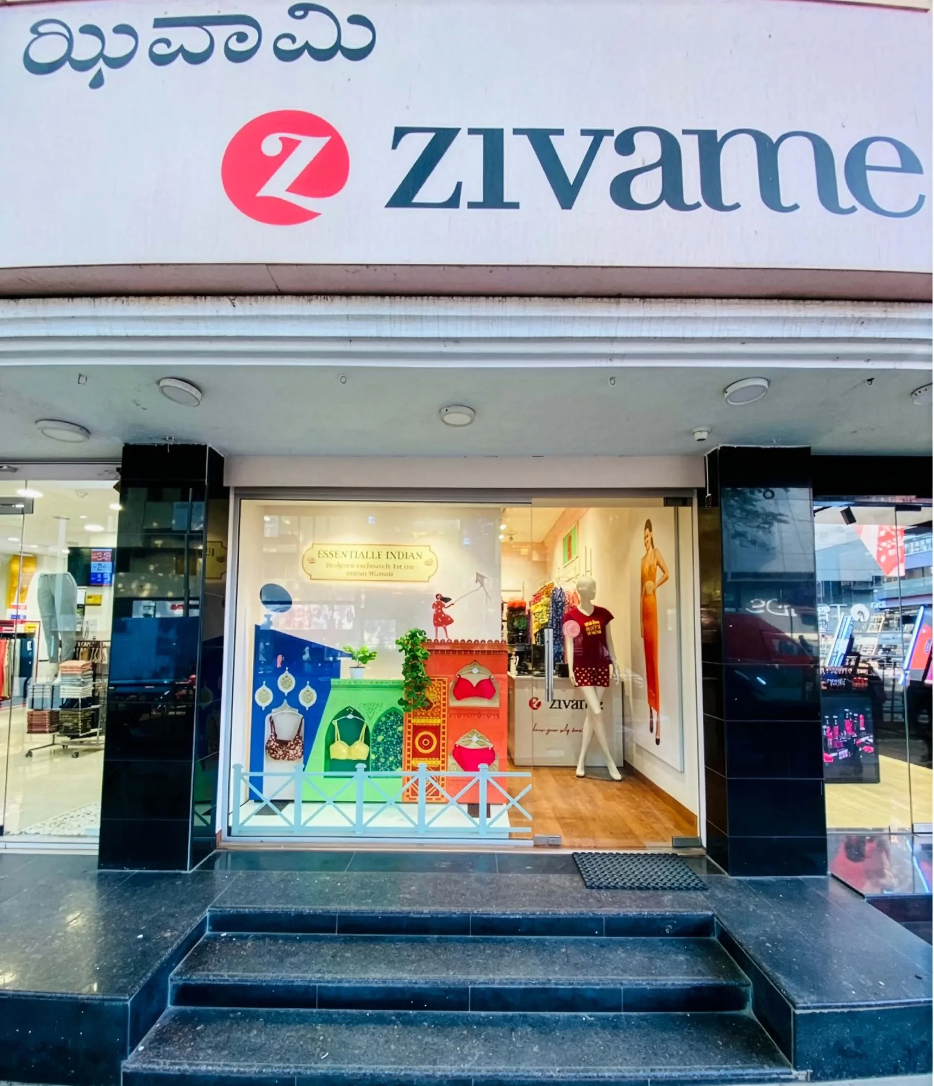 Essentially Indian summer campaign window display for Zivame, view 4