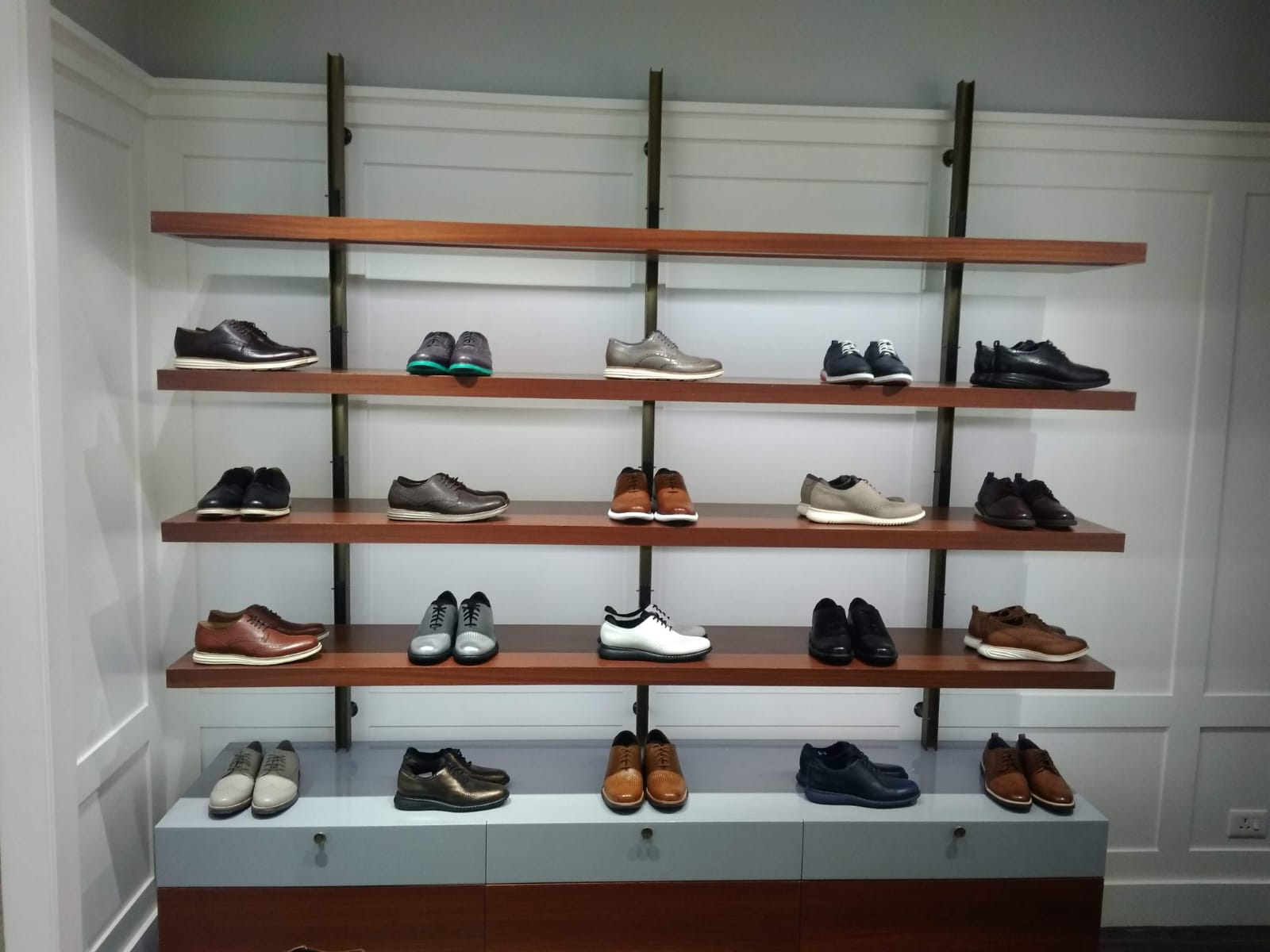 Cole Haan retail store 37