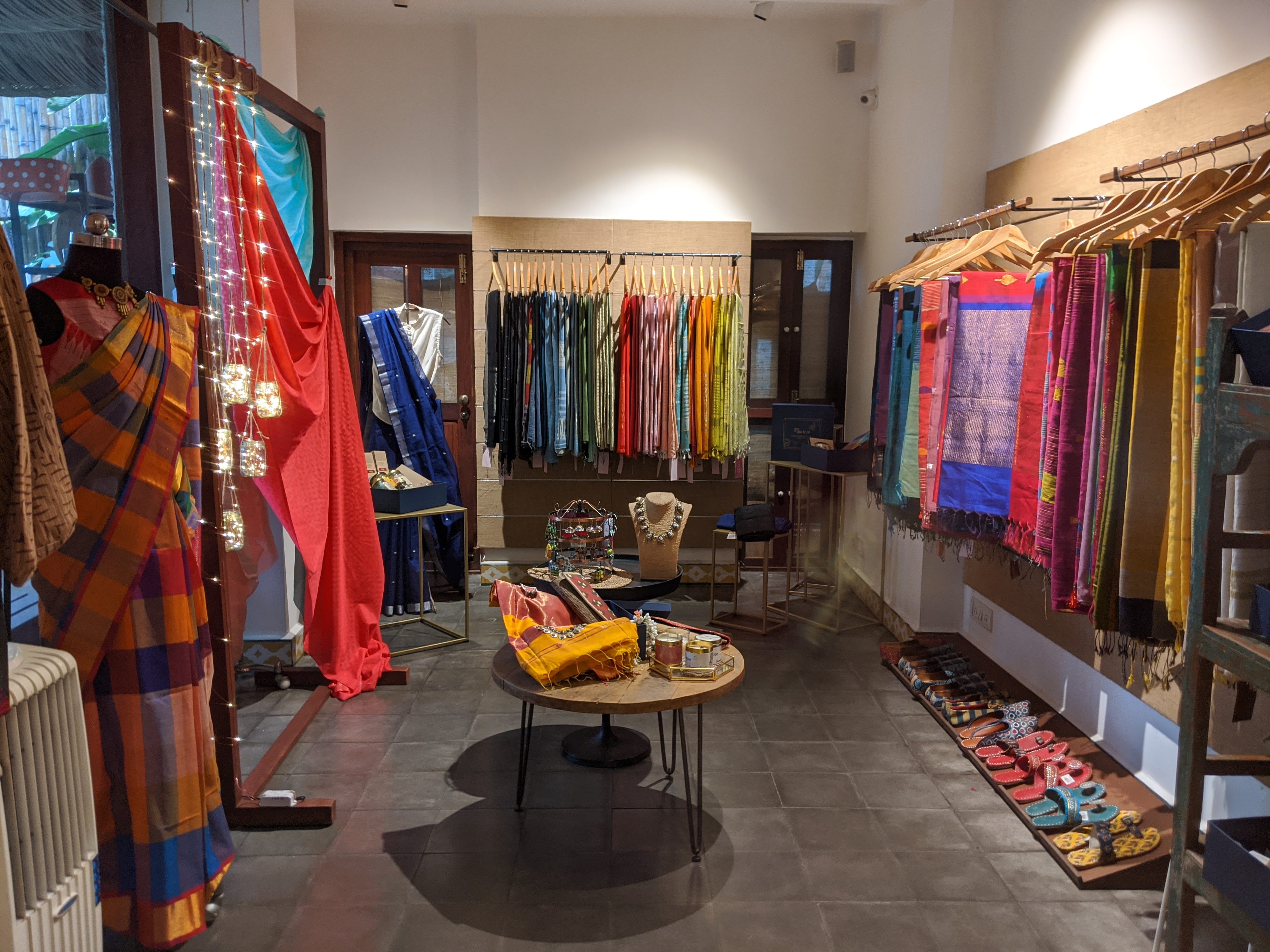 Go Native display 84