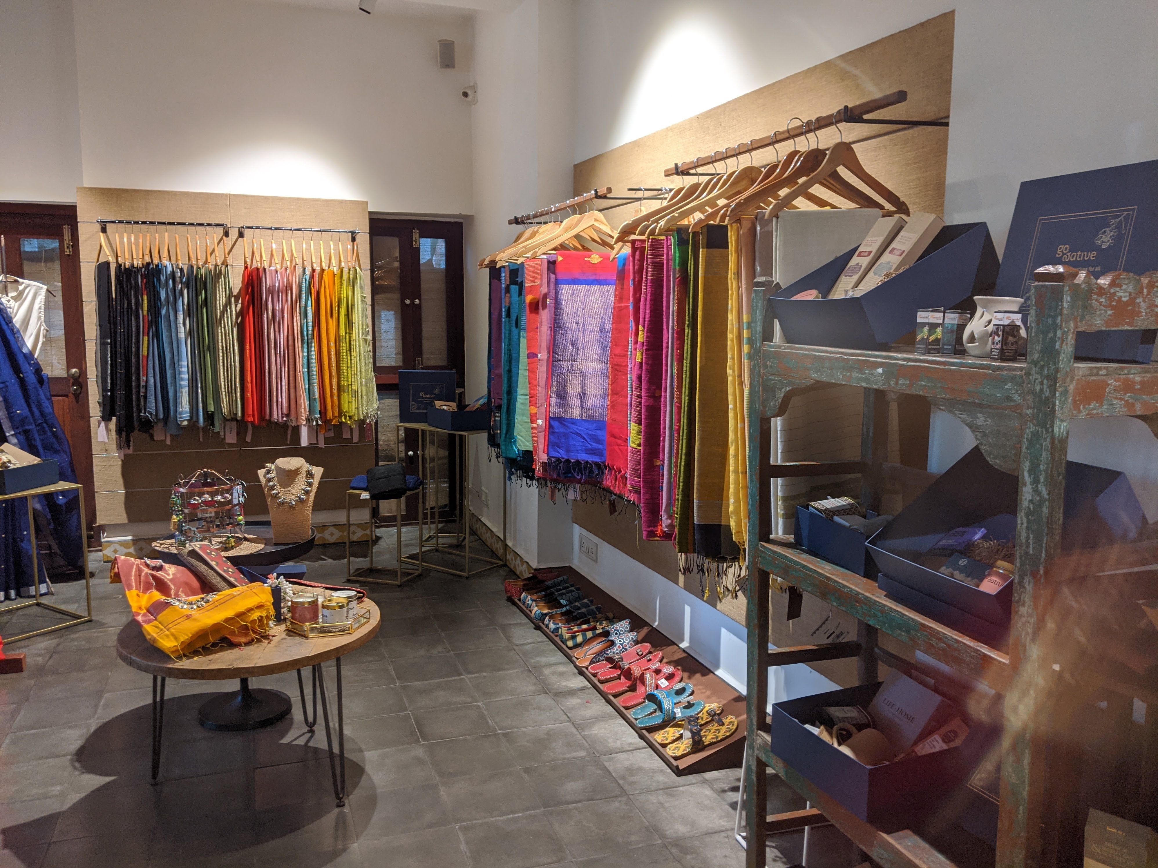 Go Native display 85