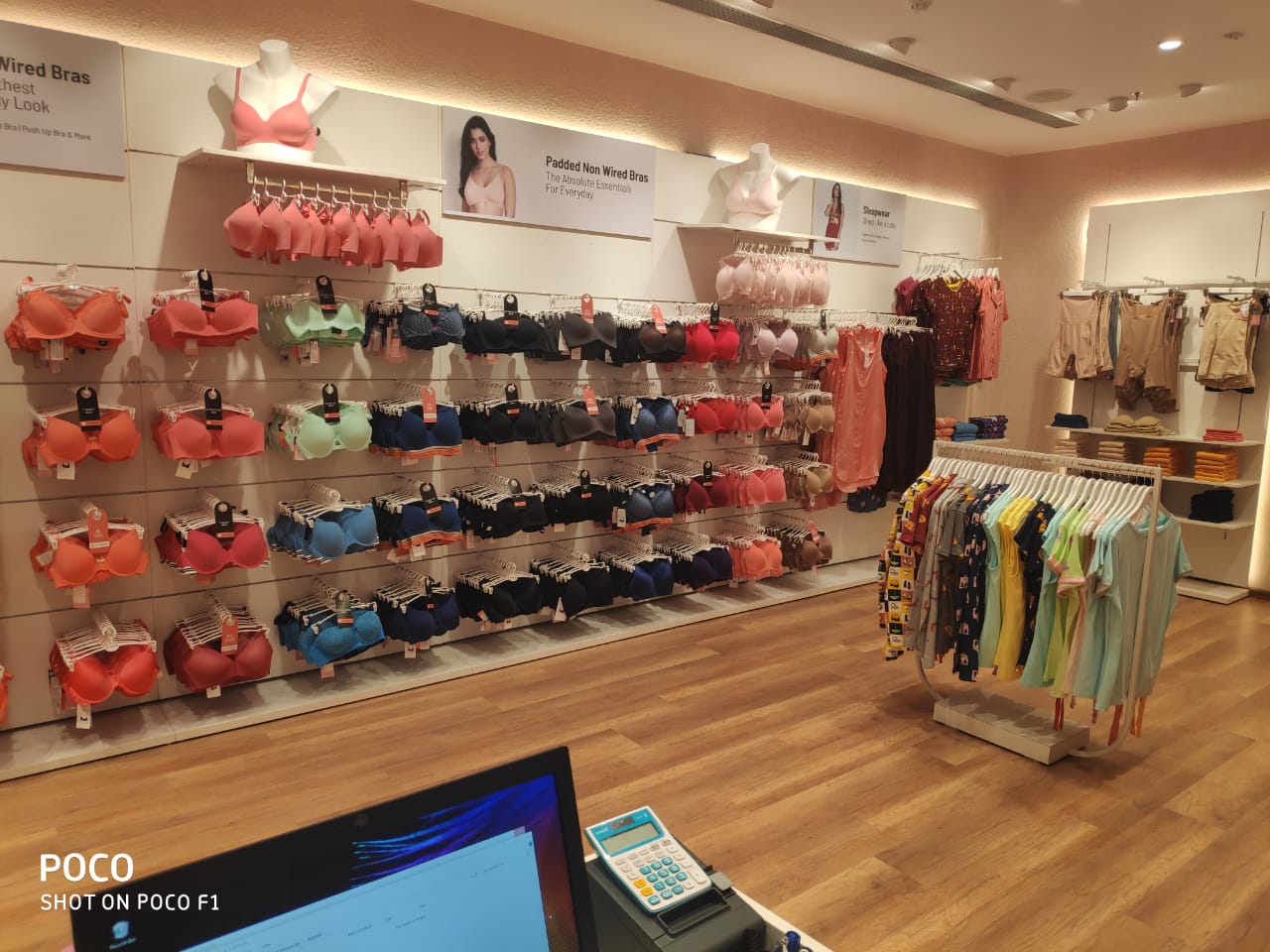 Zivame store display 3