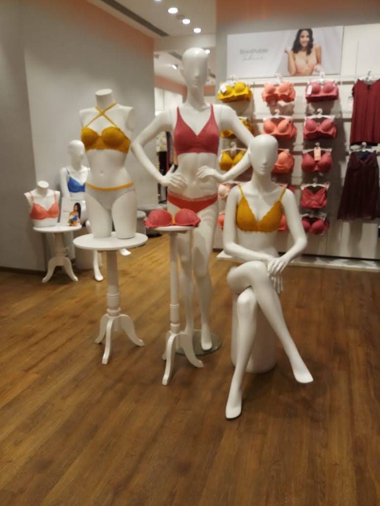 Zivame store display 14