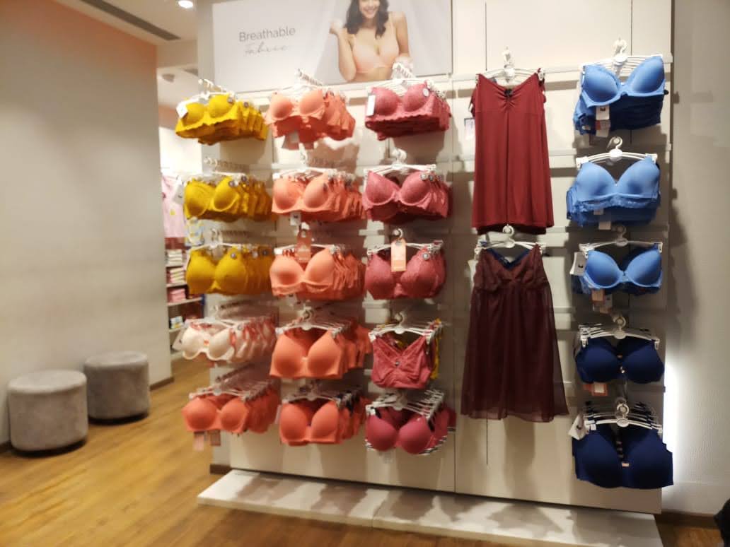 Zivame store display 15