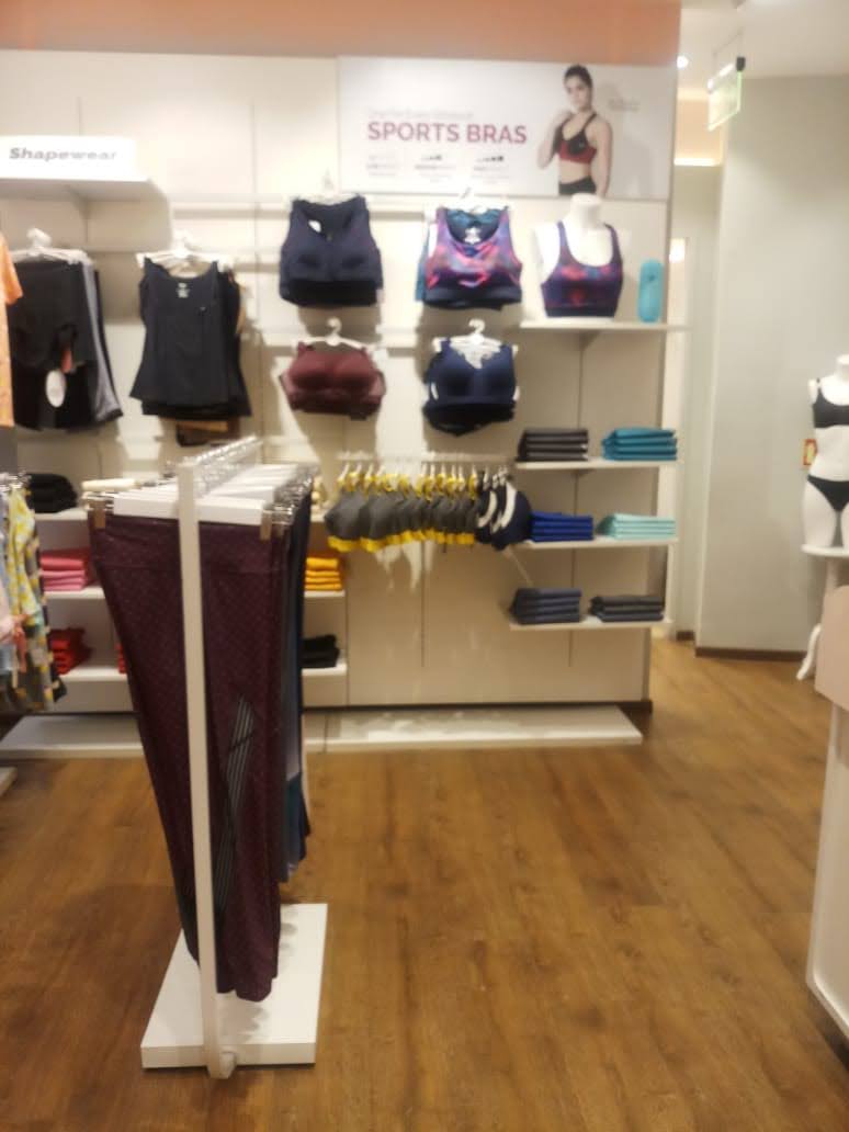 Zivame store display 16