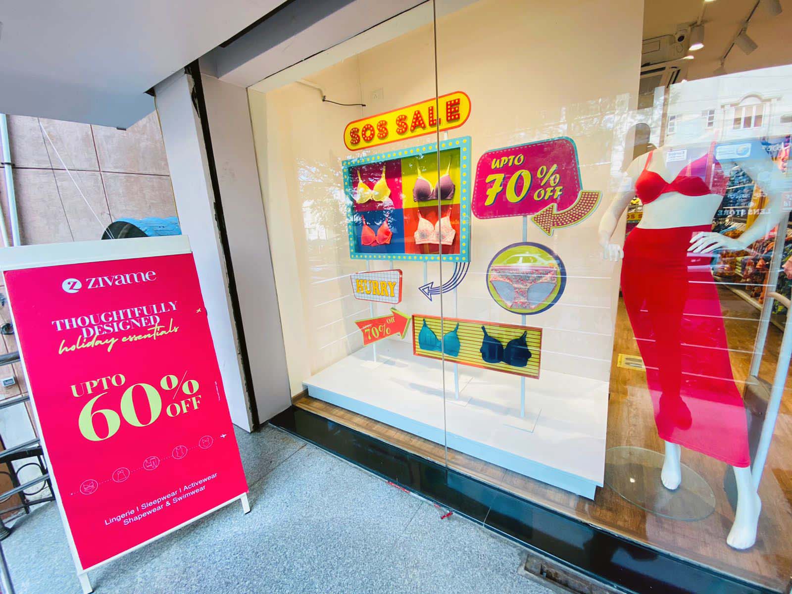 Vintage Neon Sale display 9